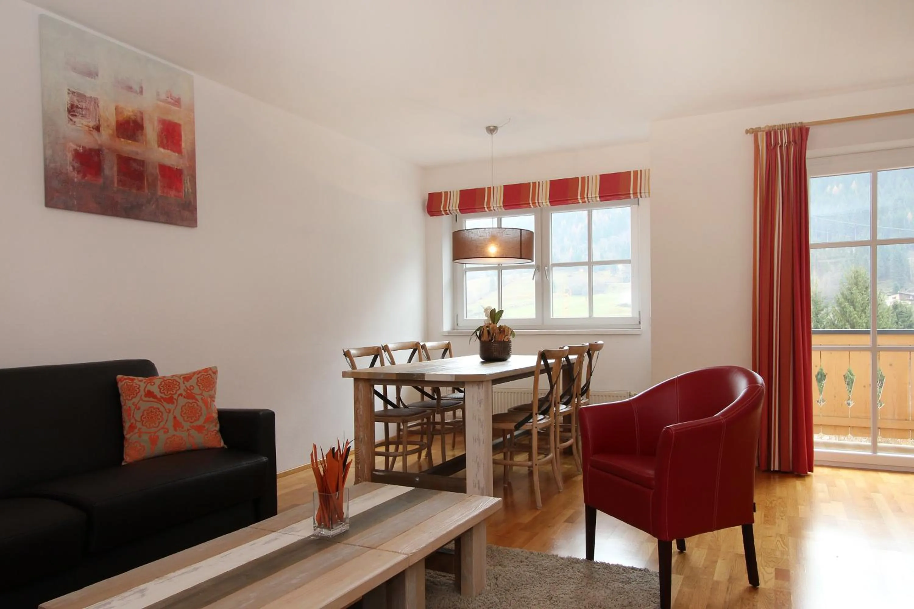 Dining area in Alpine Resort by Alpin Rentals