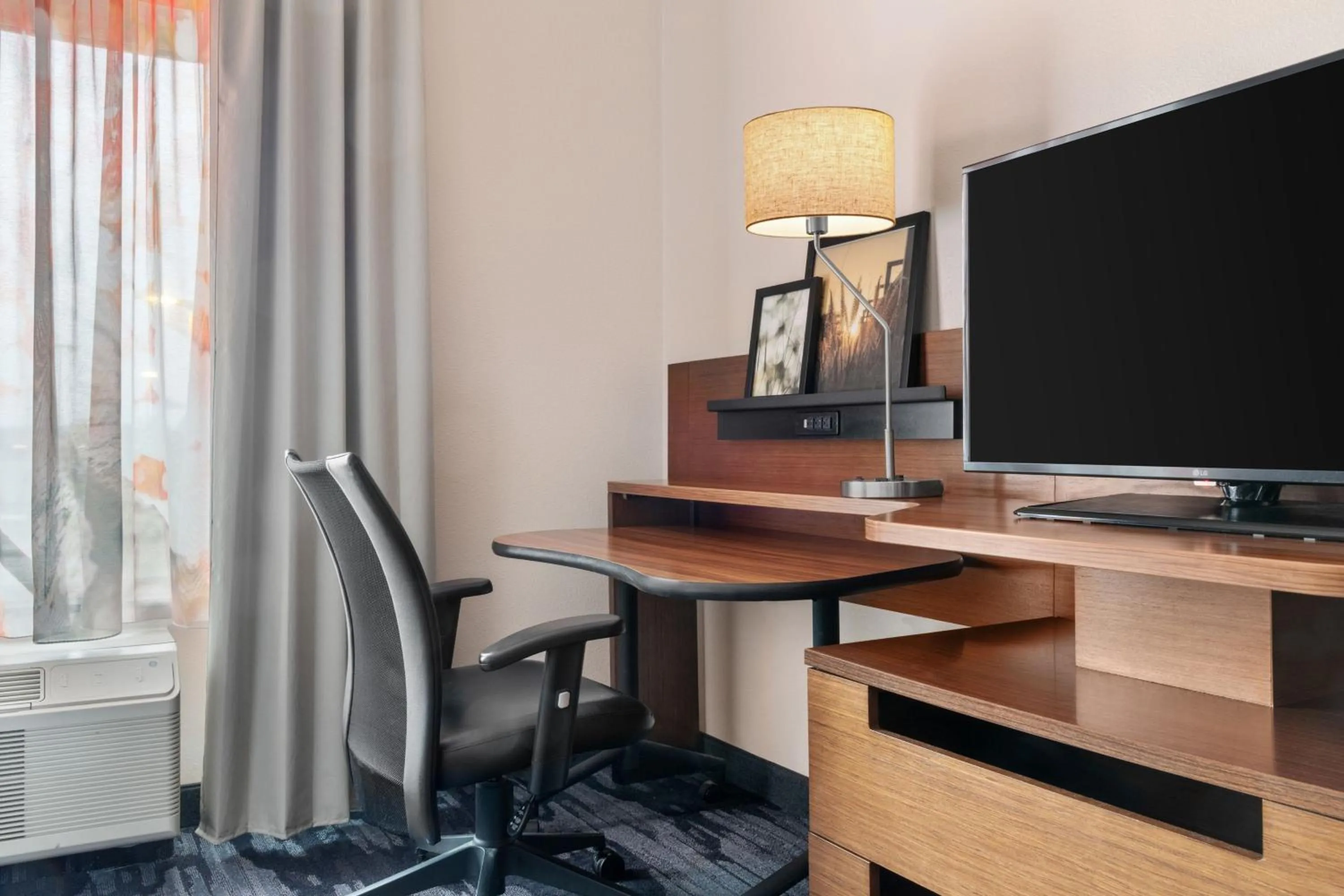 Photo of the whole room in Fairfield Inn & Suites by Marriott Alexandria