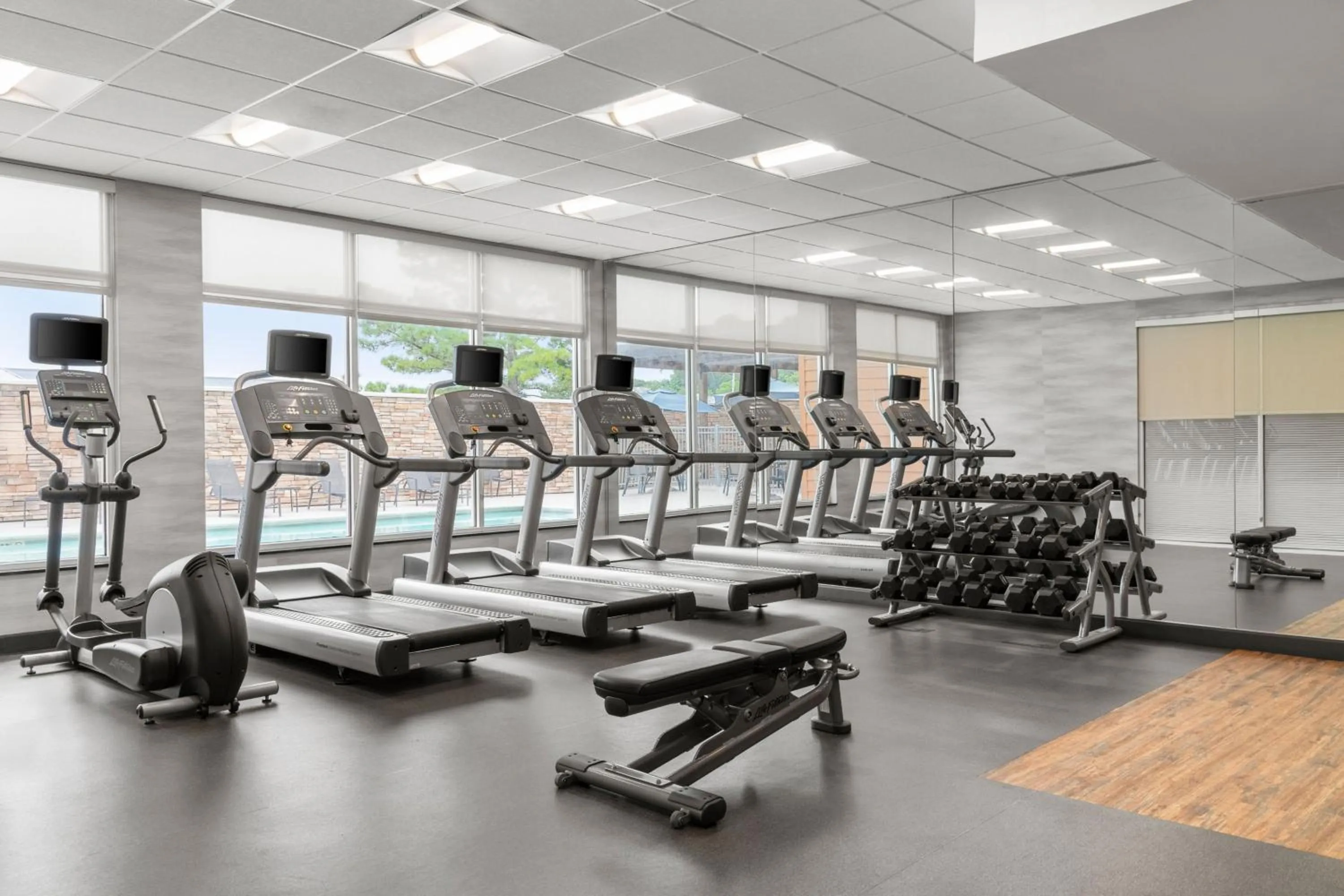 Fitness centre/facilities in Fairfield Inn & Suites by Marriott Alexandria