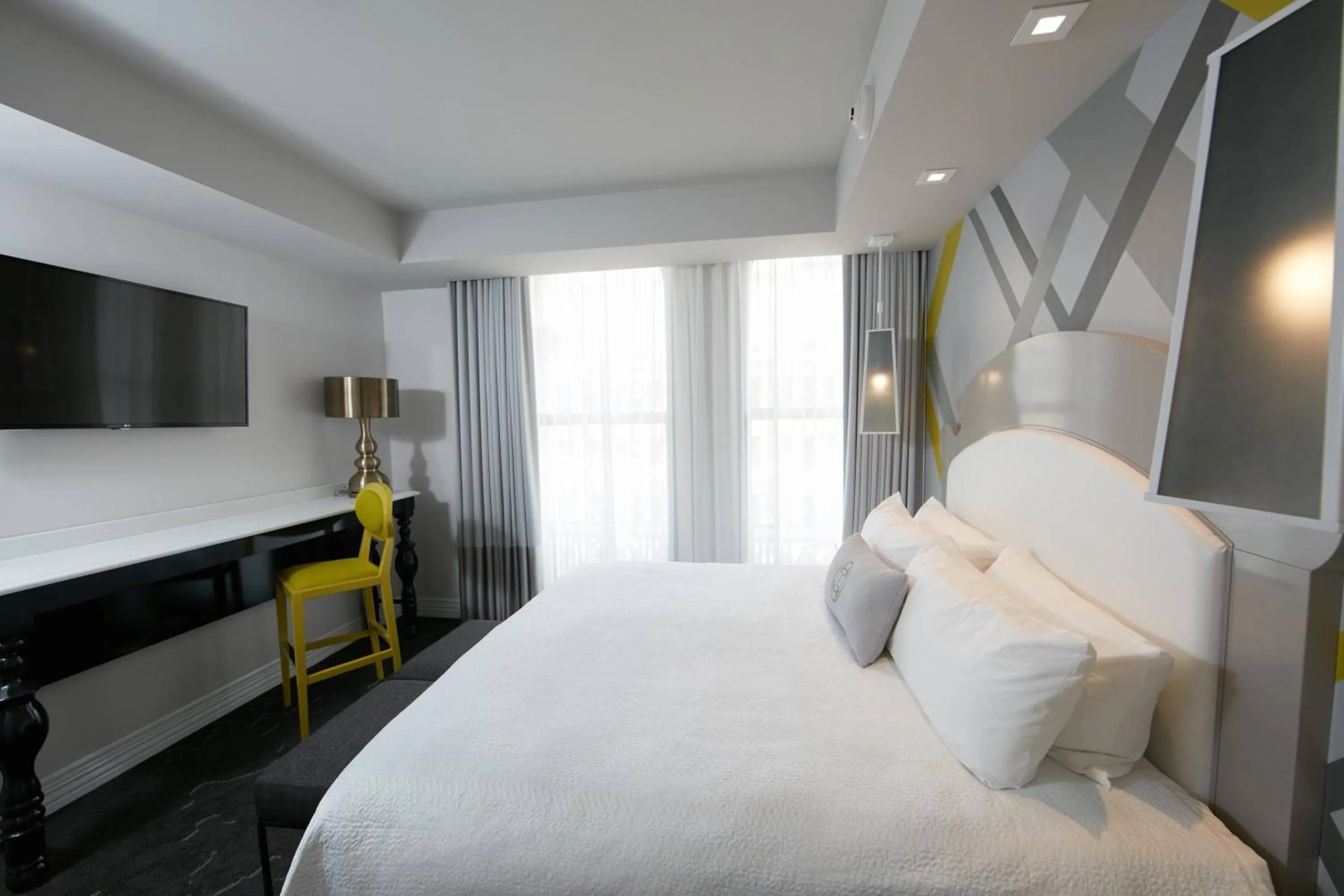 Bedroom, Bed in Elyton Hotel, Autograph Collection