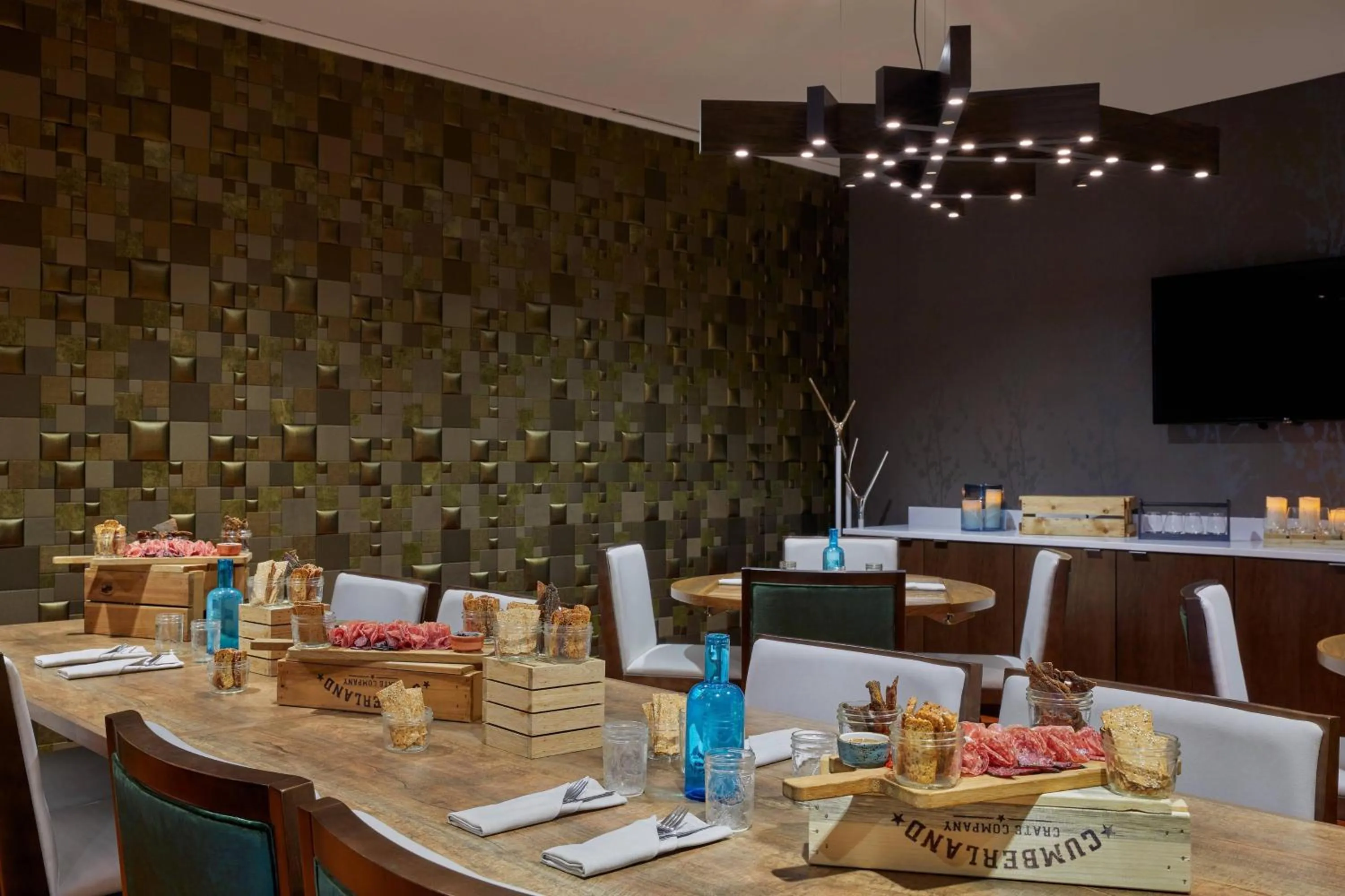 Restaurant/places to eat in Calgary Airport Marriott In-Terminal Hotel