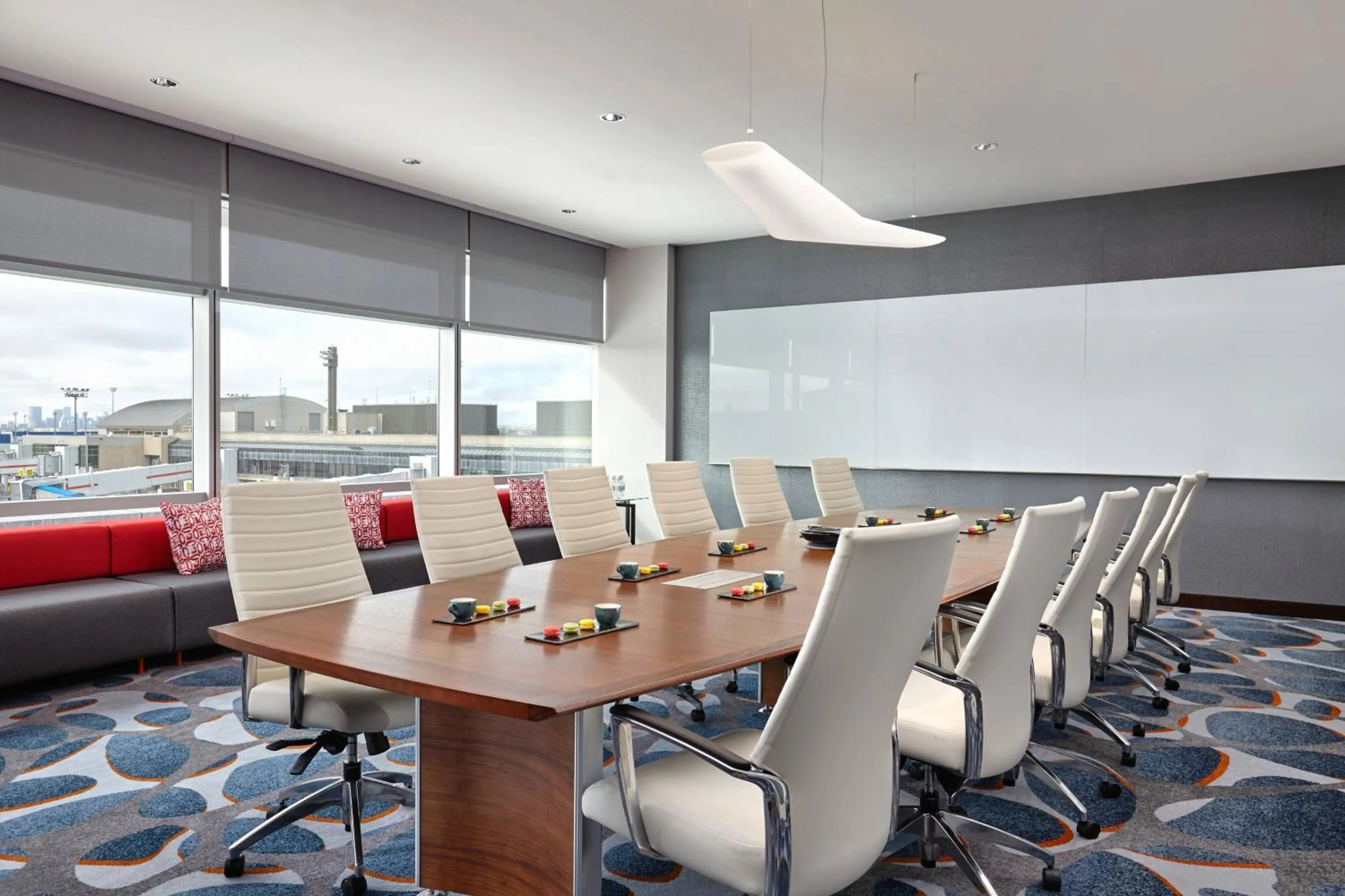 Meeting/conference room in Calgary Airport Marriott In-Terminal Hotel