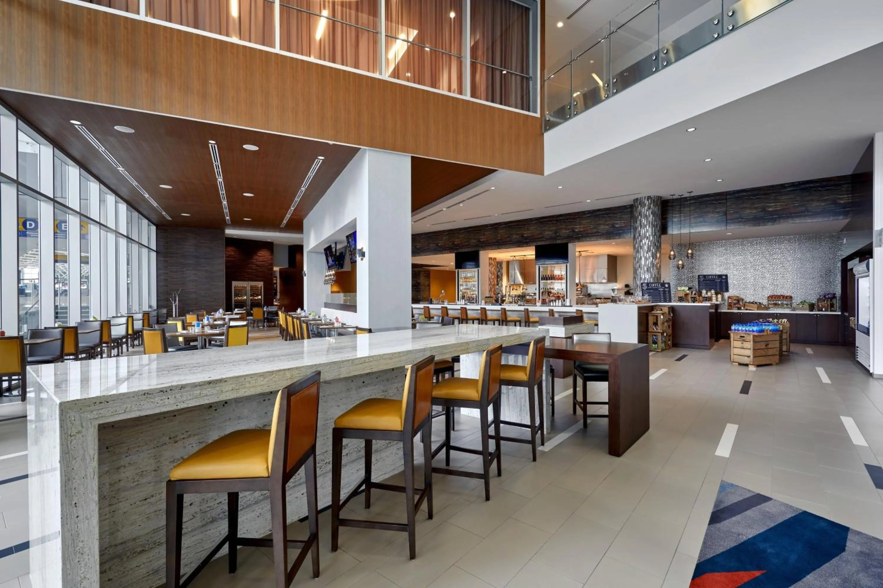 Lounge or bar in Calgary Airport Marriott In-Terminal Hotel