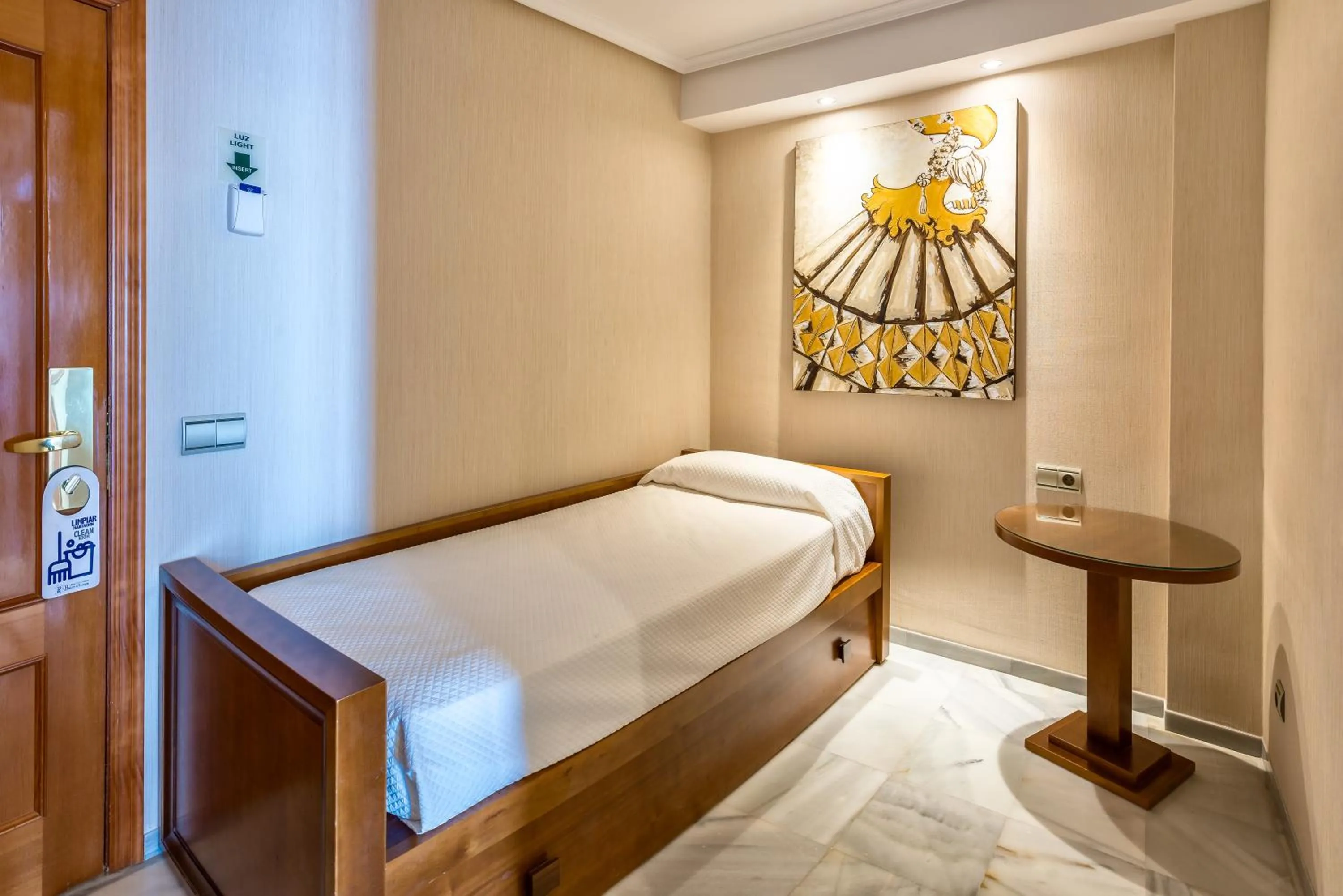 Bed in Hotel Balcón de Europa