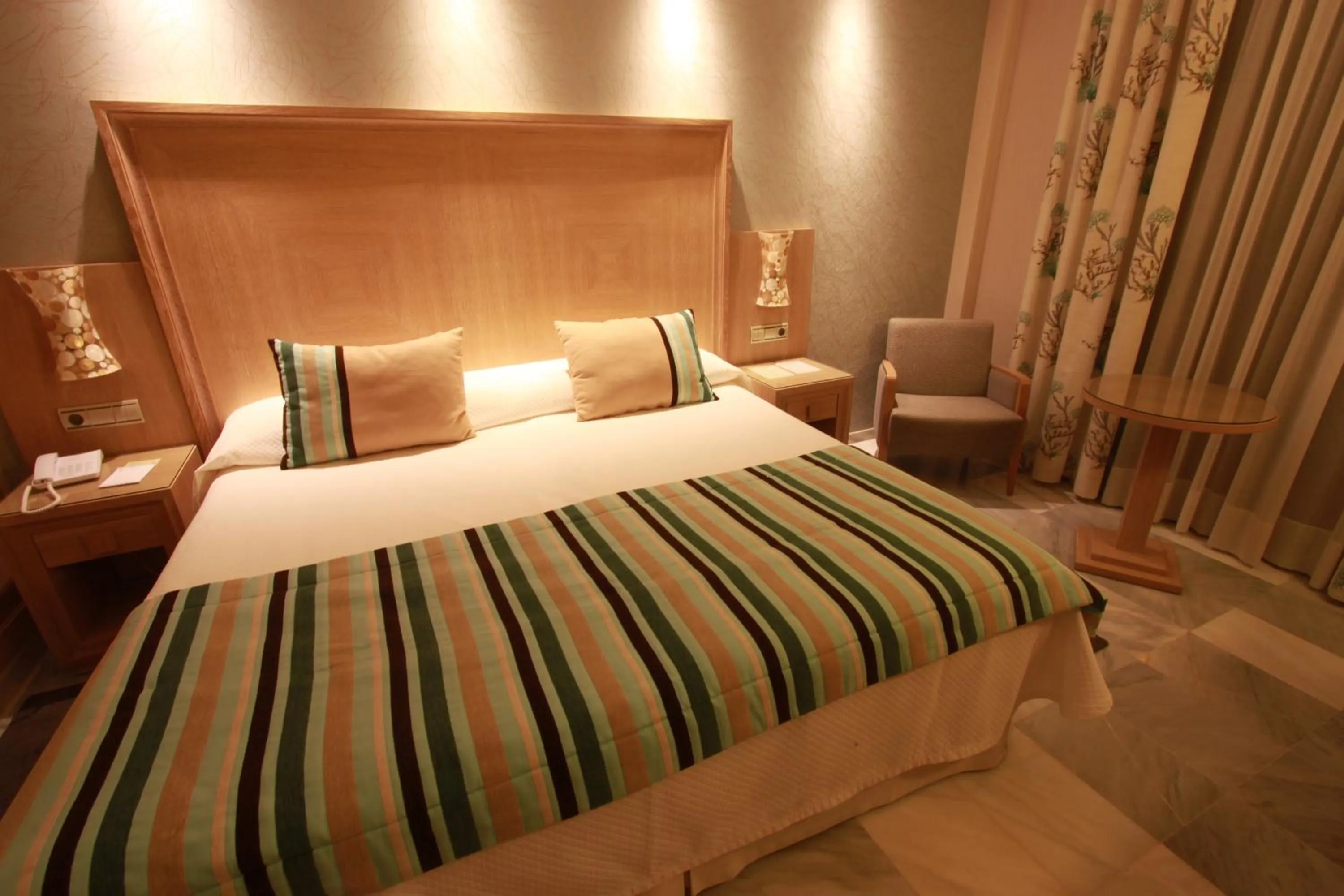 Bed in Hotel Balcón de Europa