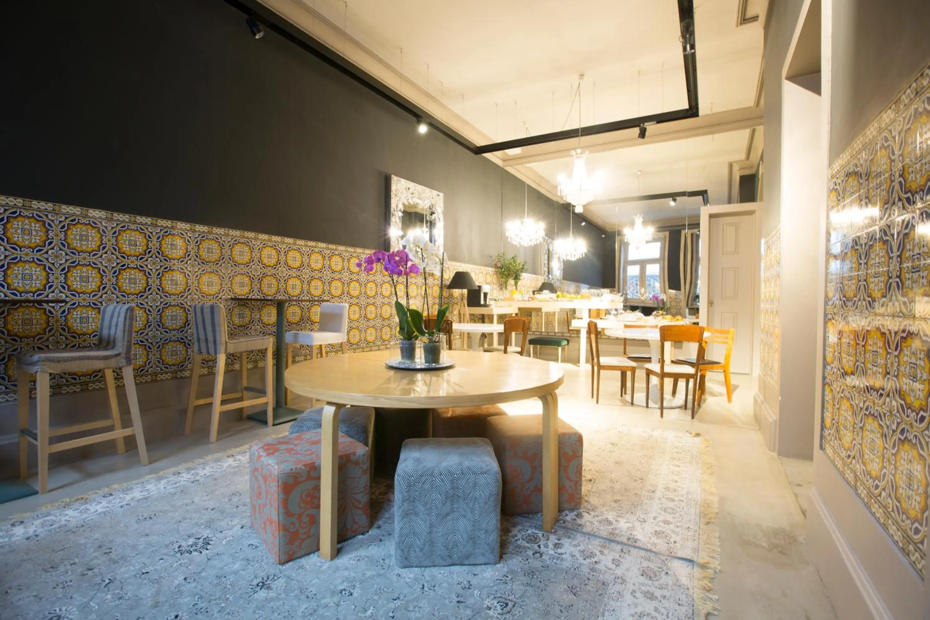 Lounge or bar in Charm Palace Porto