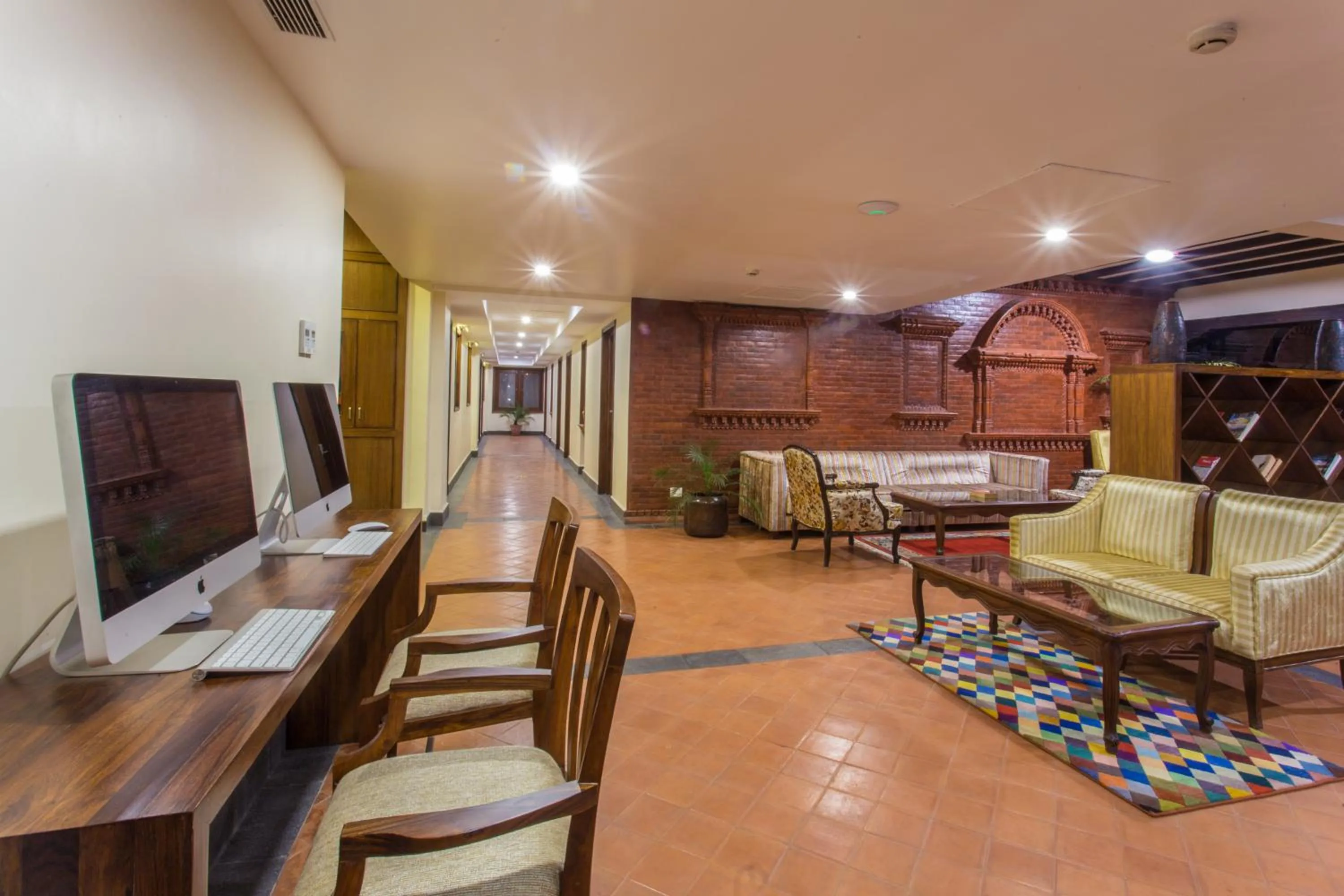 Library in Traditional Comfort Boutique Hotel