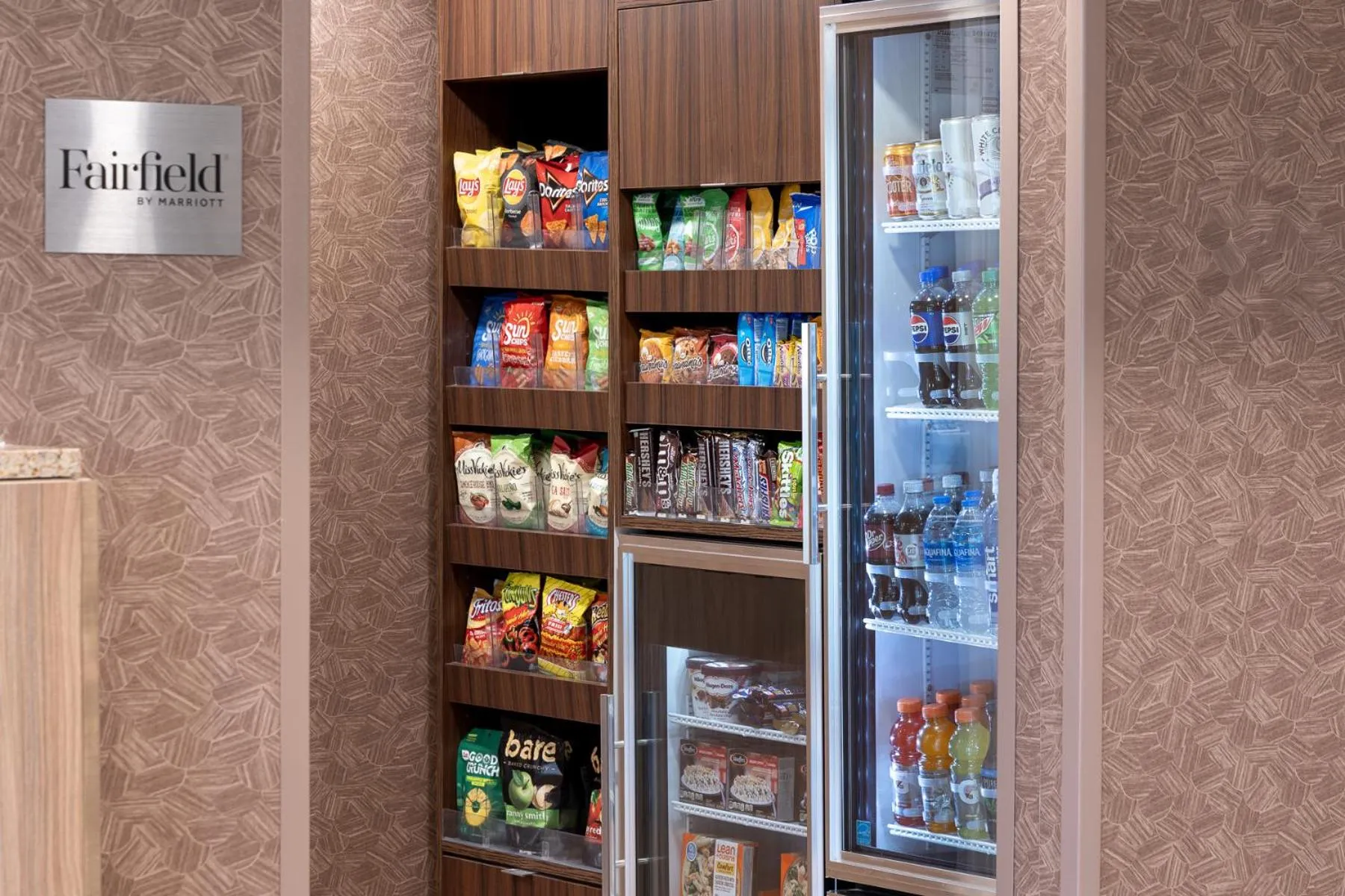 On-site shops in Fairfield Inn and Suites by Marriott Cincinnati Eastgate