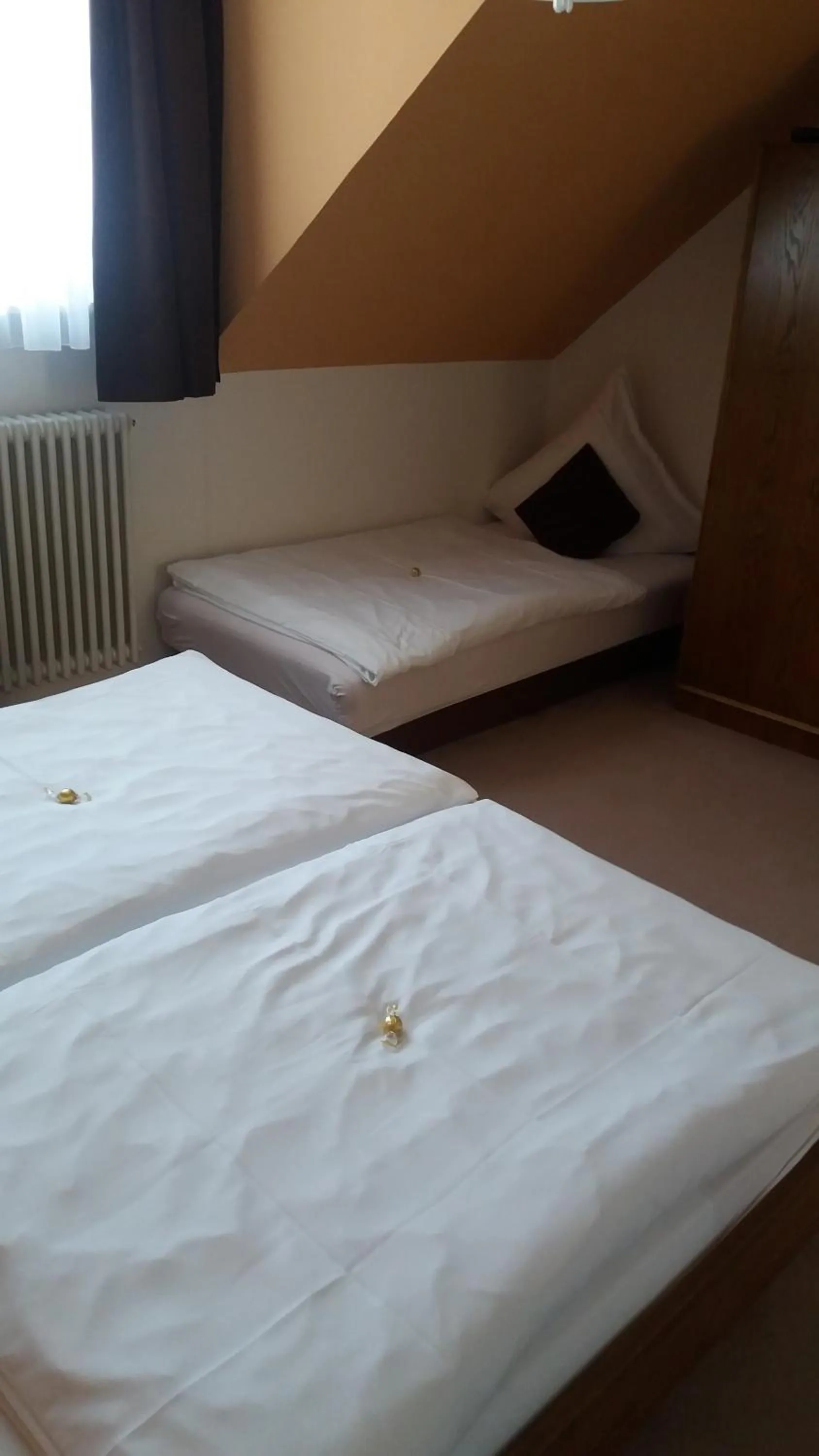 Bedroom, Bed in Gasthaus Finken