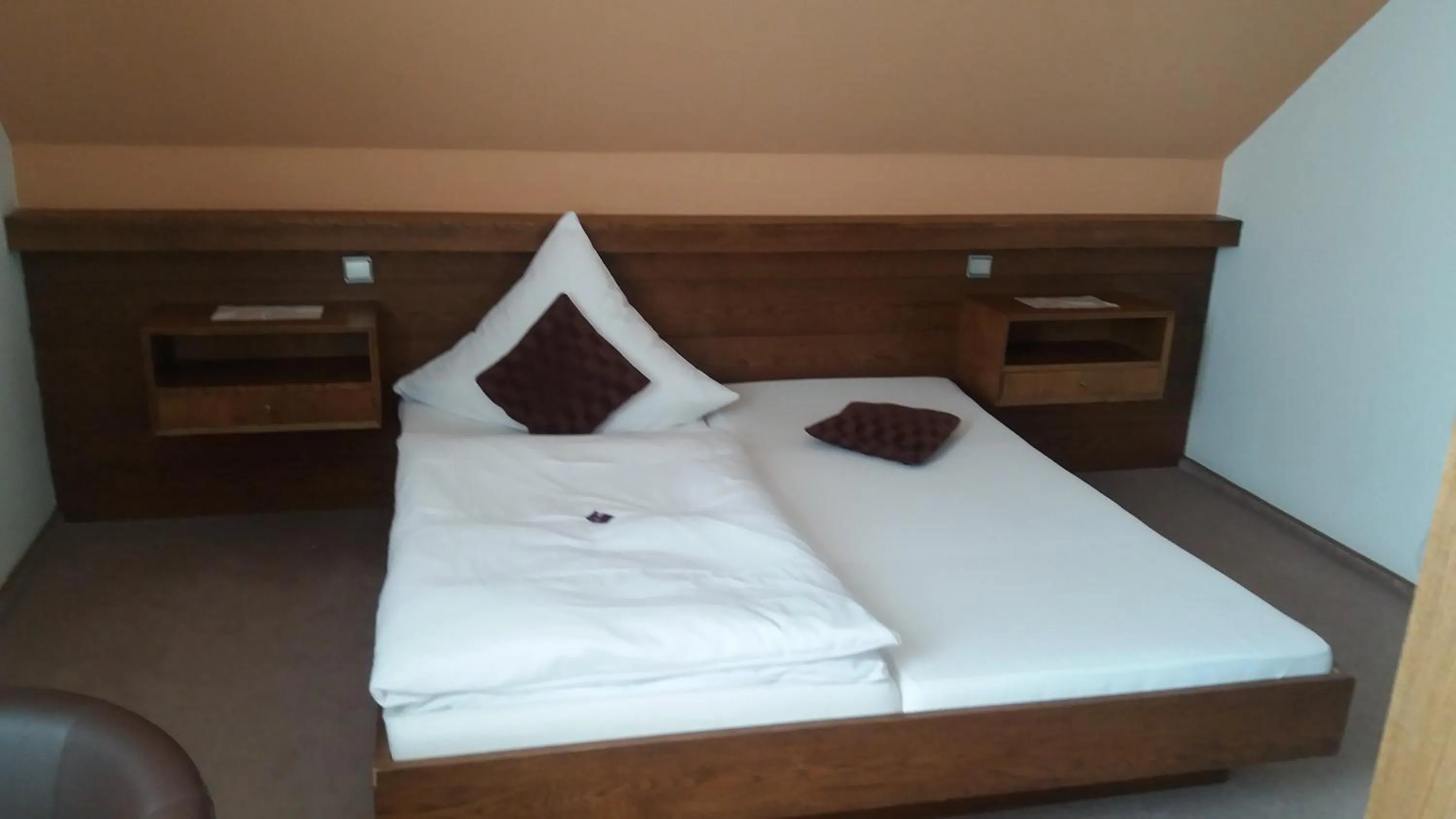 Bedroom, Bed in Gasthaus Finken