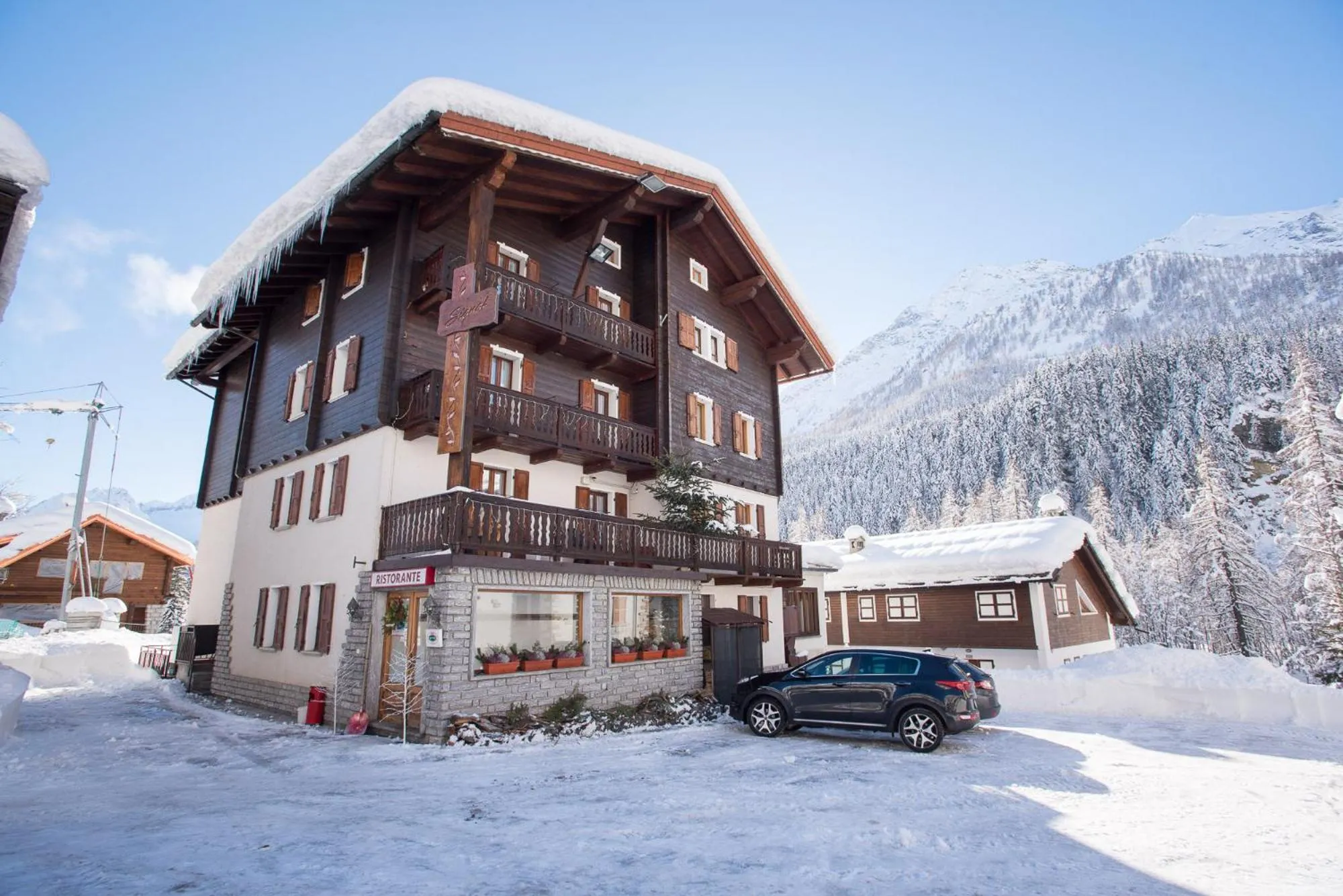 Property building in Hotel Signal