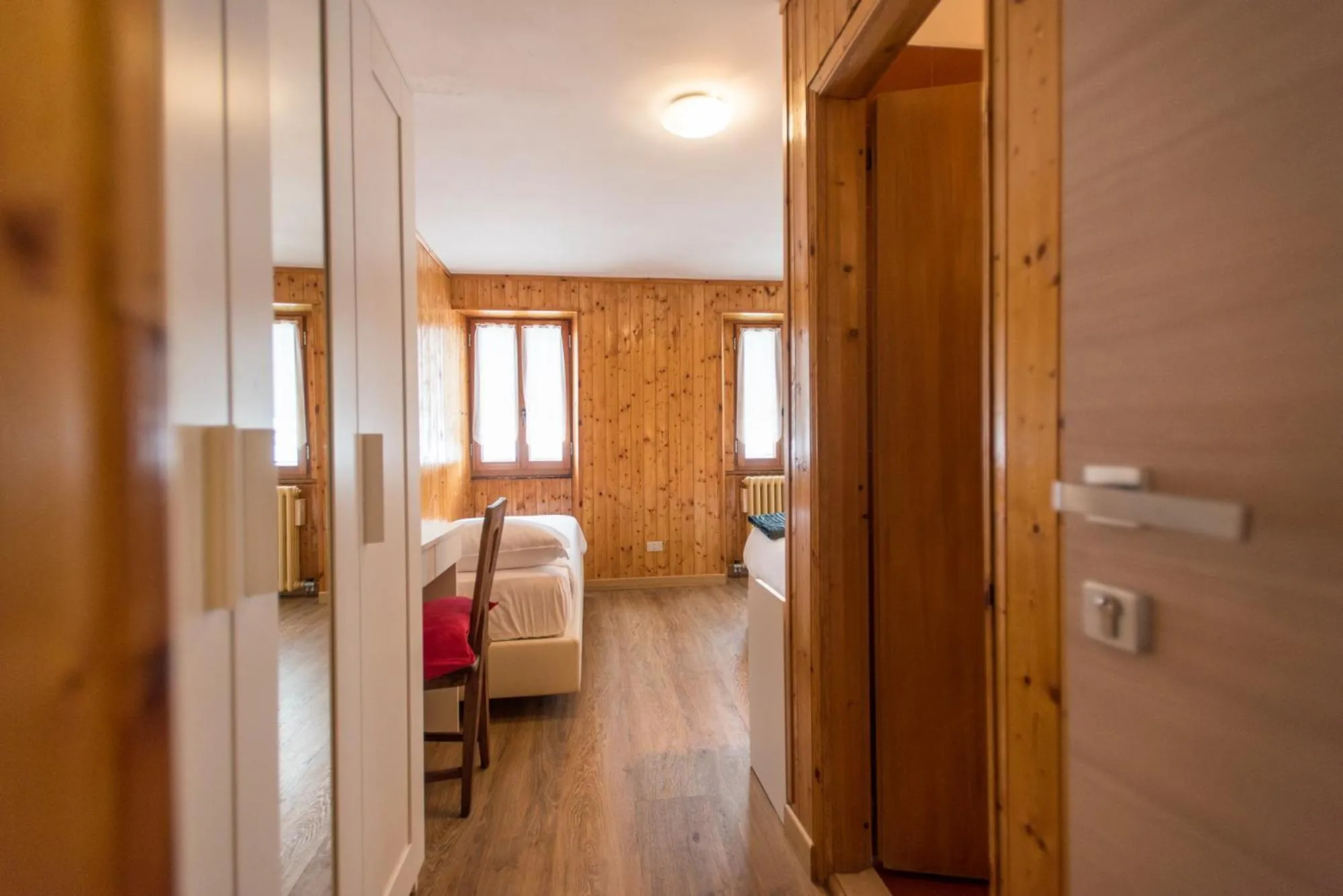 Photo of the whole room in Hotel Signal