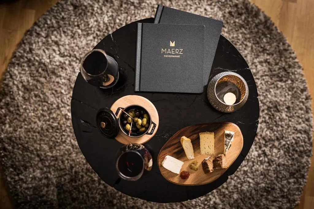 Restaurant/places to eat in Hotel & Restaurant Rose