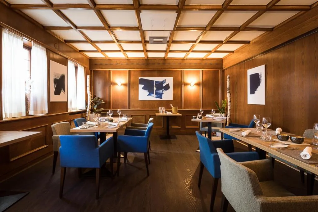 Restaurant/places to eat in Hotel & Restaurant Rose