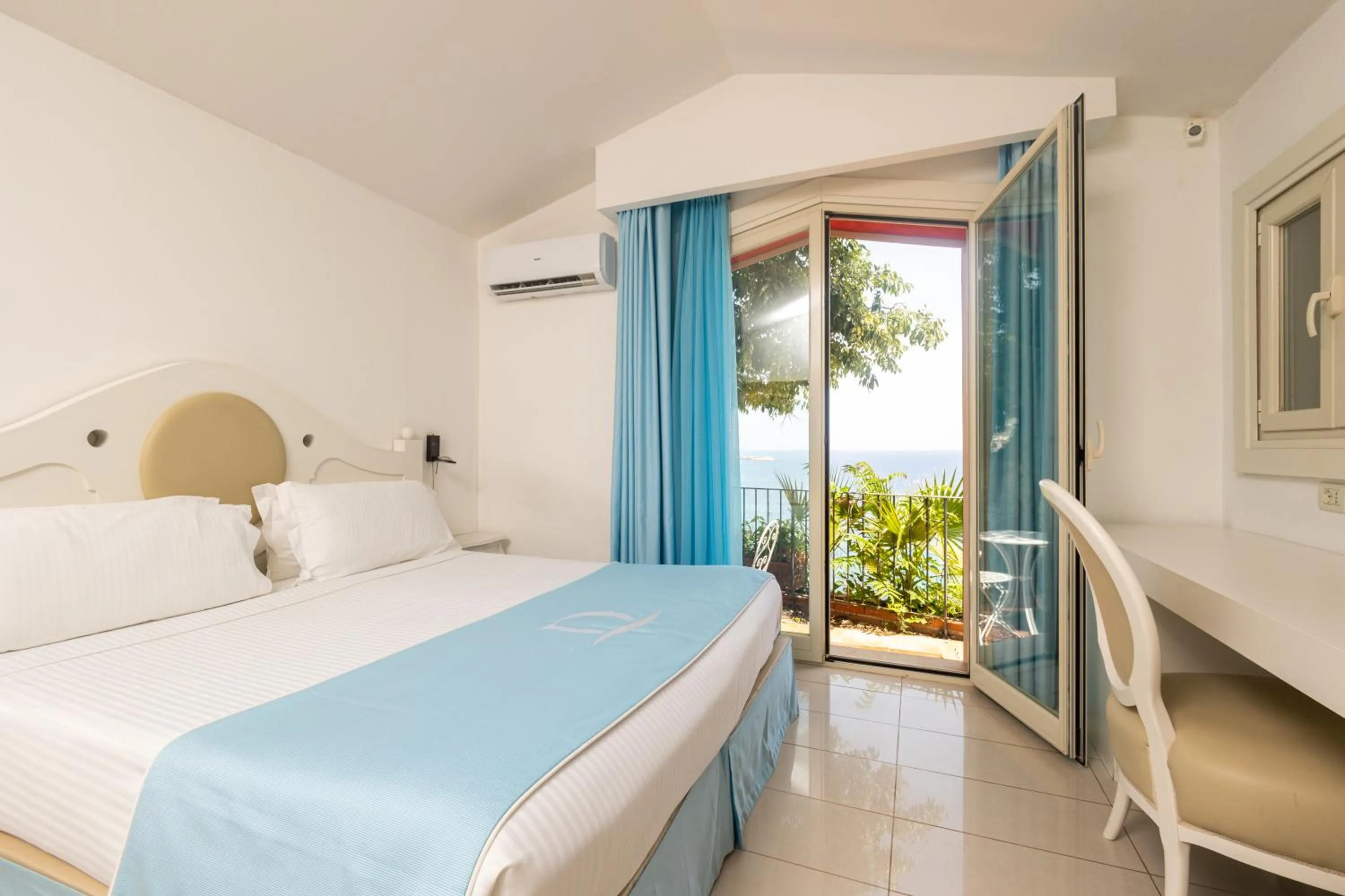 Bed in Domina Zagarella Sicily