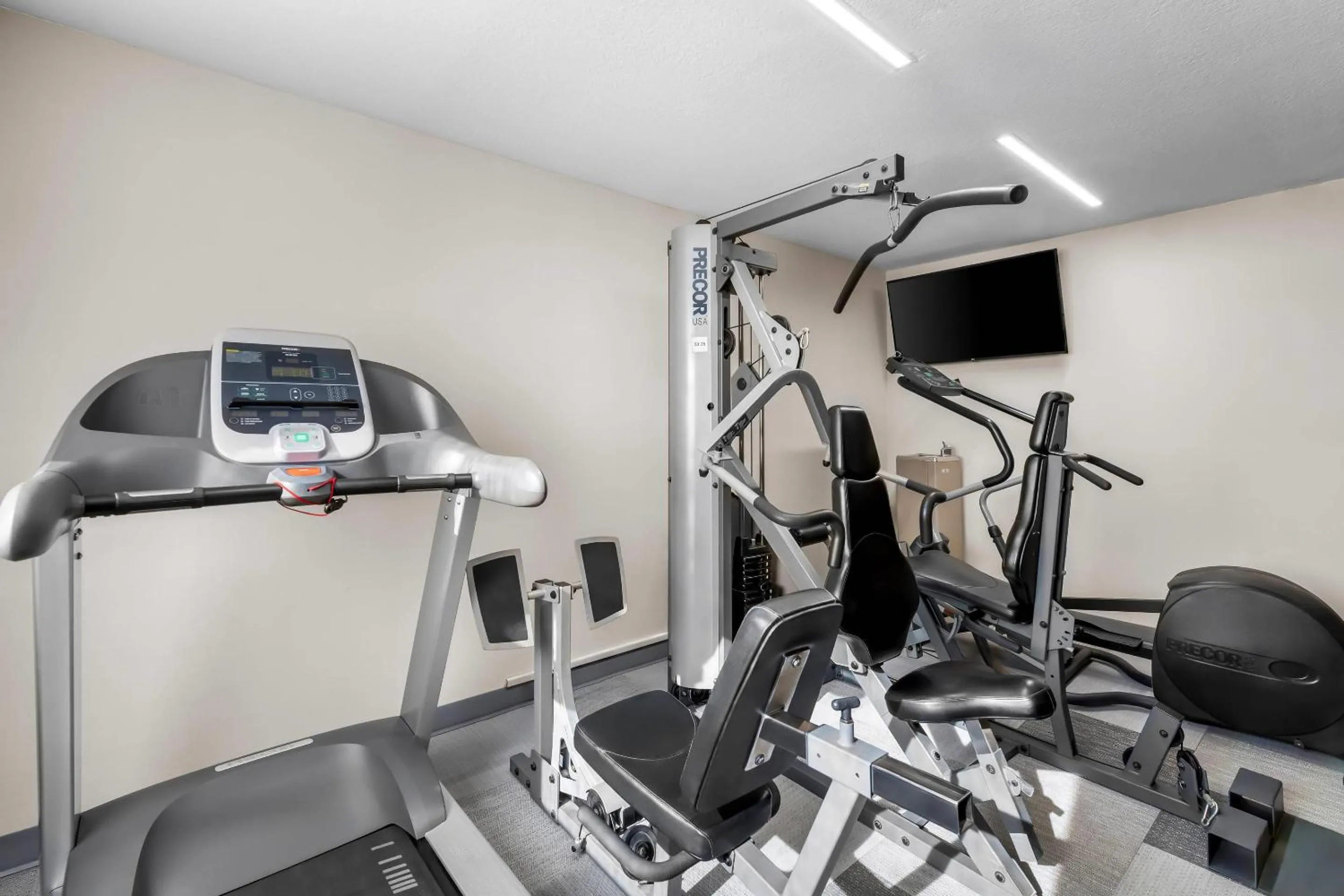 Fitness centre/facilities in Comfort Inn Nashville West