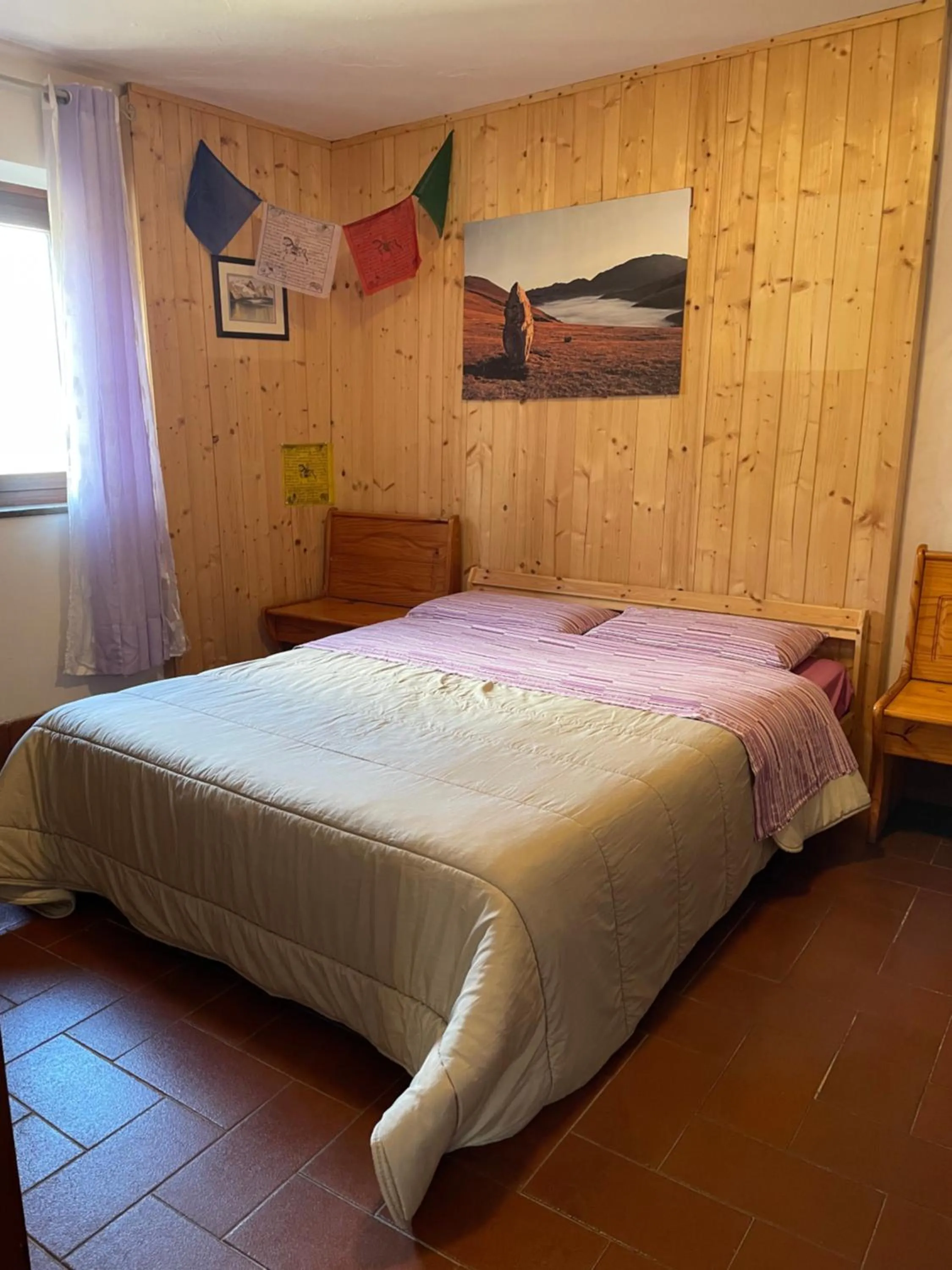 Bed in B&B Bivacco Frasassi climbing & trail running house