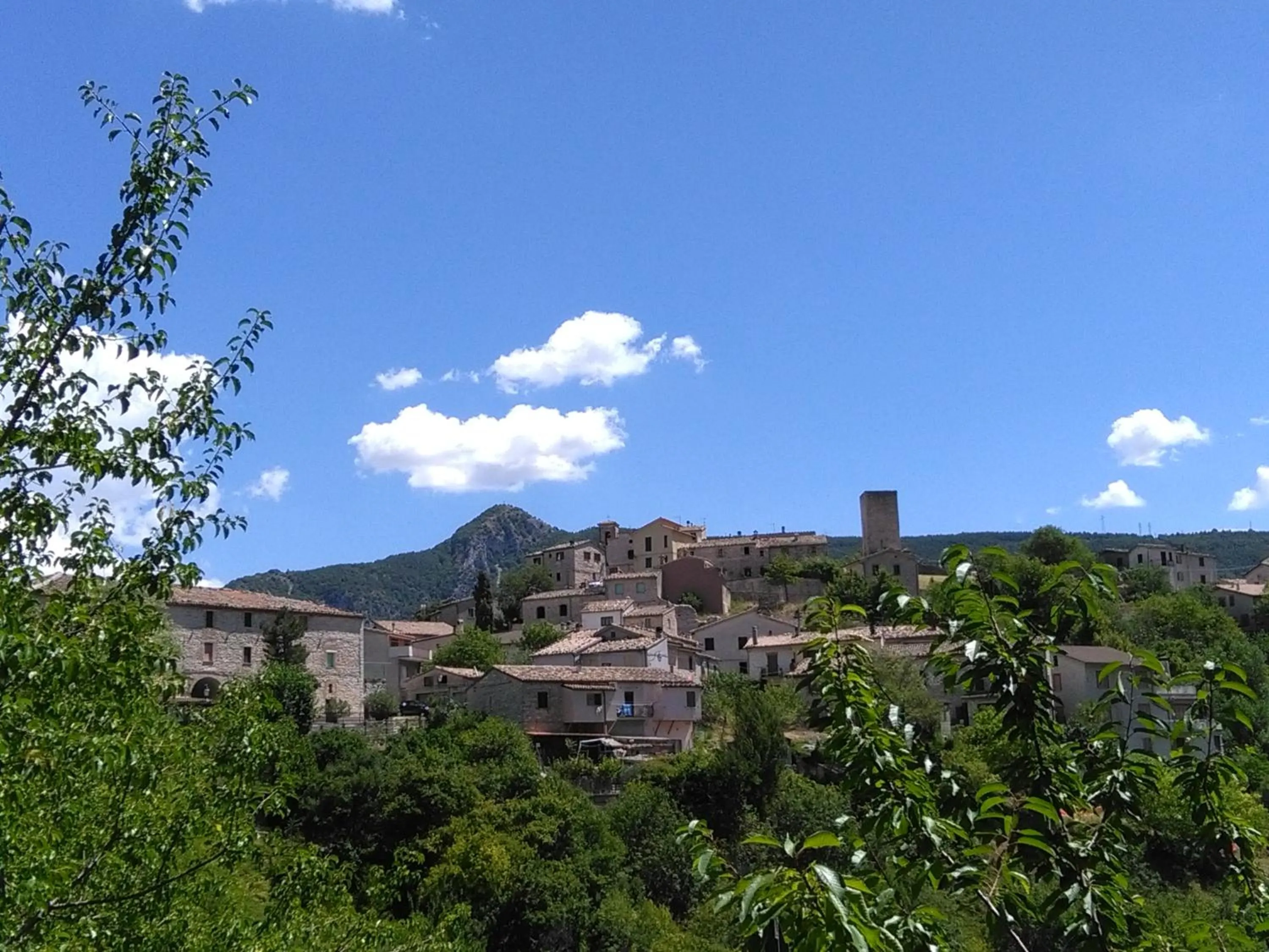 Neighbourhood in B&B Bivacco Frasassi climbing & trail running house