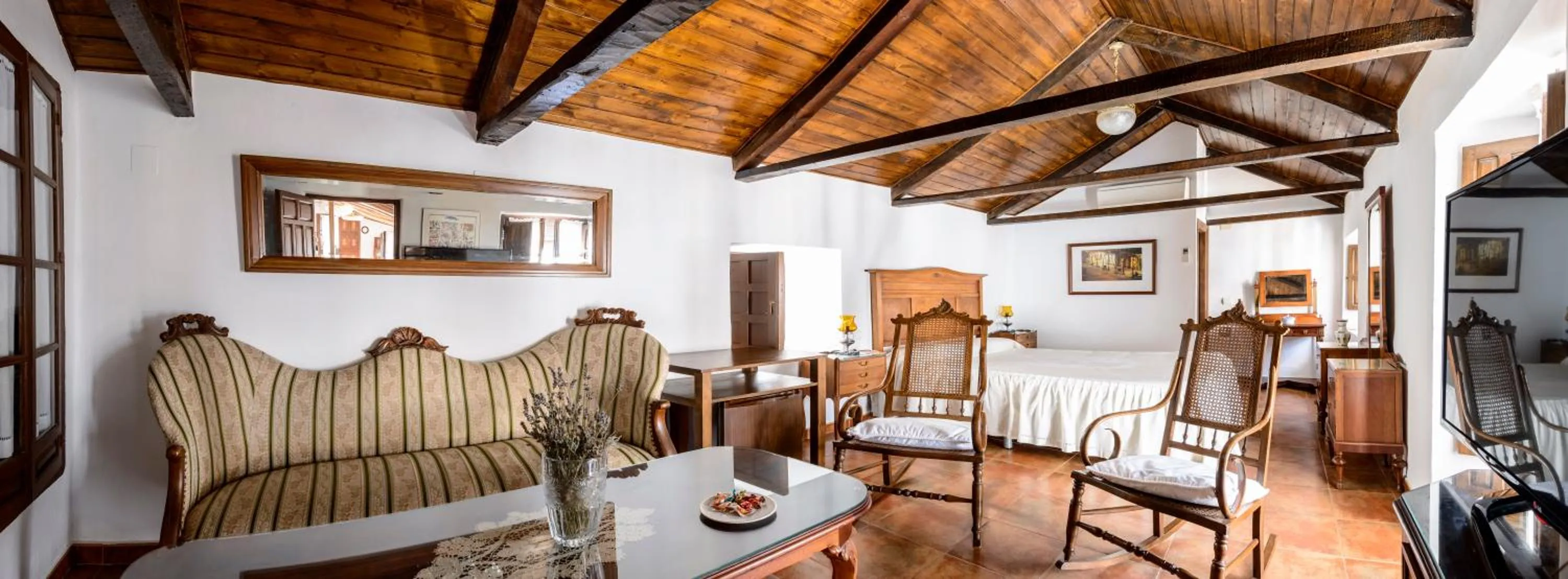 Photo of the whole room in Hotel Rural Tia Pilar