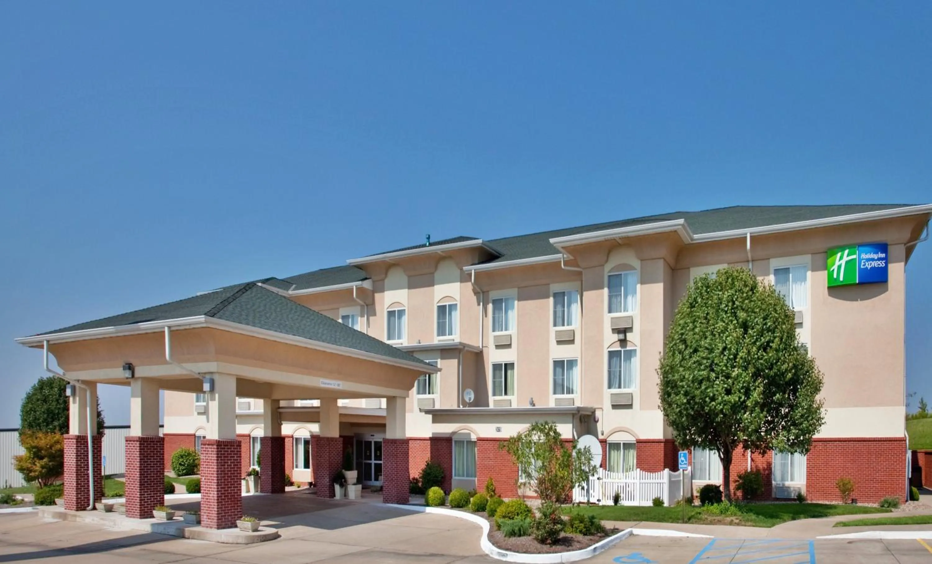 Property building in Holiday Inn Express Boonville by IHG