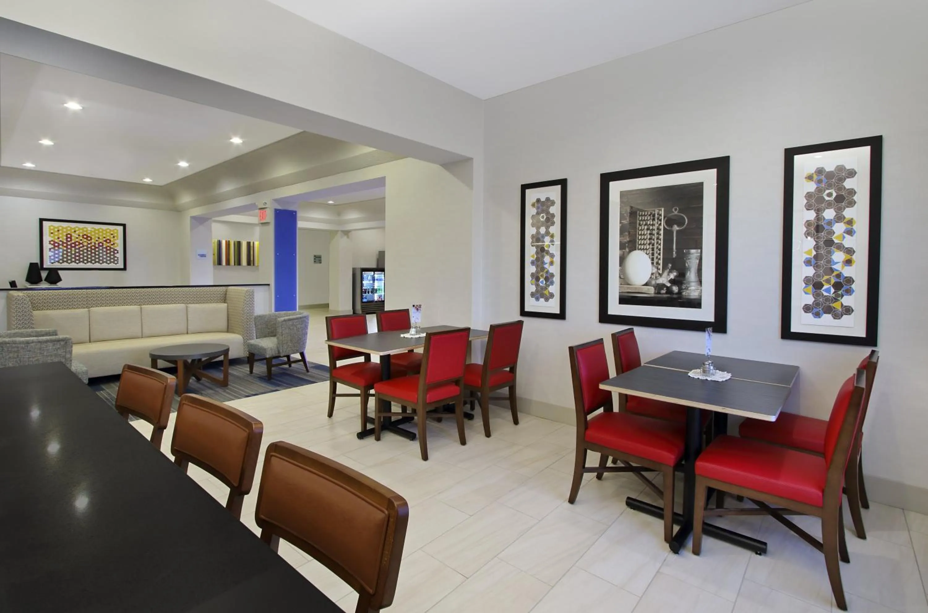 Restaurant/places to eat in Holiday Inn Express Boonville by IHG