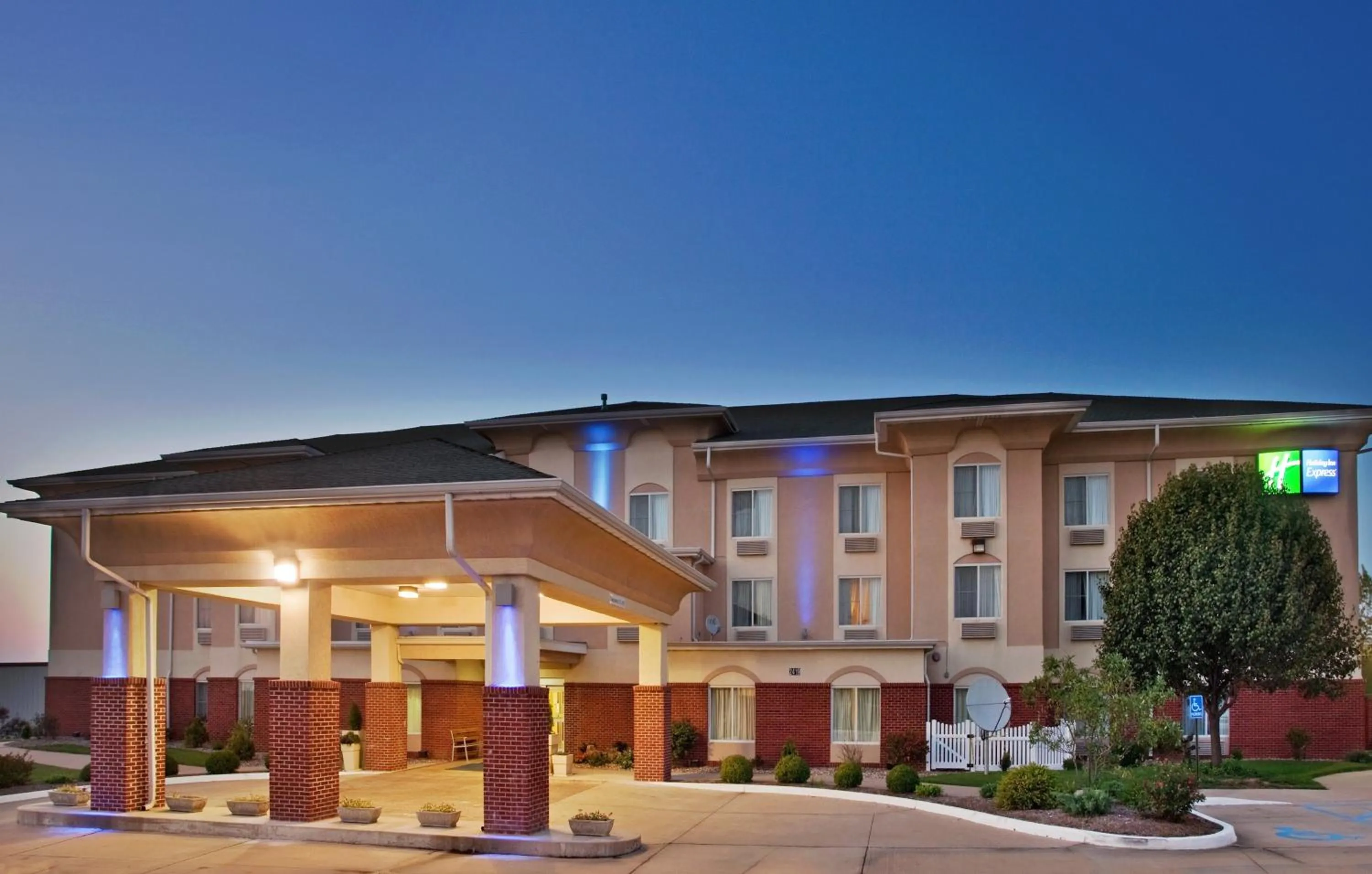 Property building in Holiday Inn Express Boonville by IHG