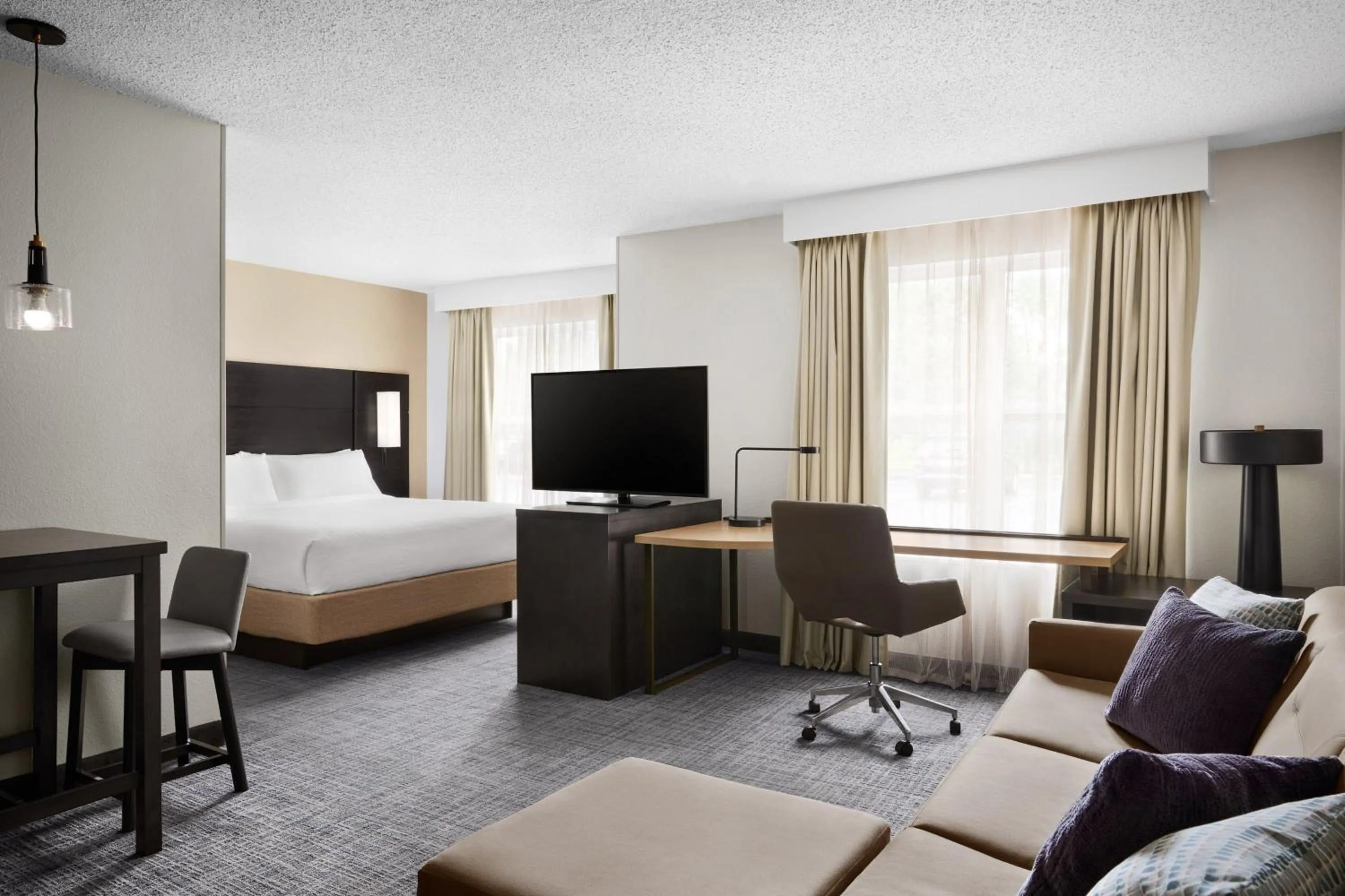 Photo of the whole room, Bed in Residence Inn by Marriott Philadelphia Langhorne