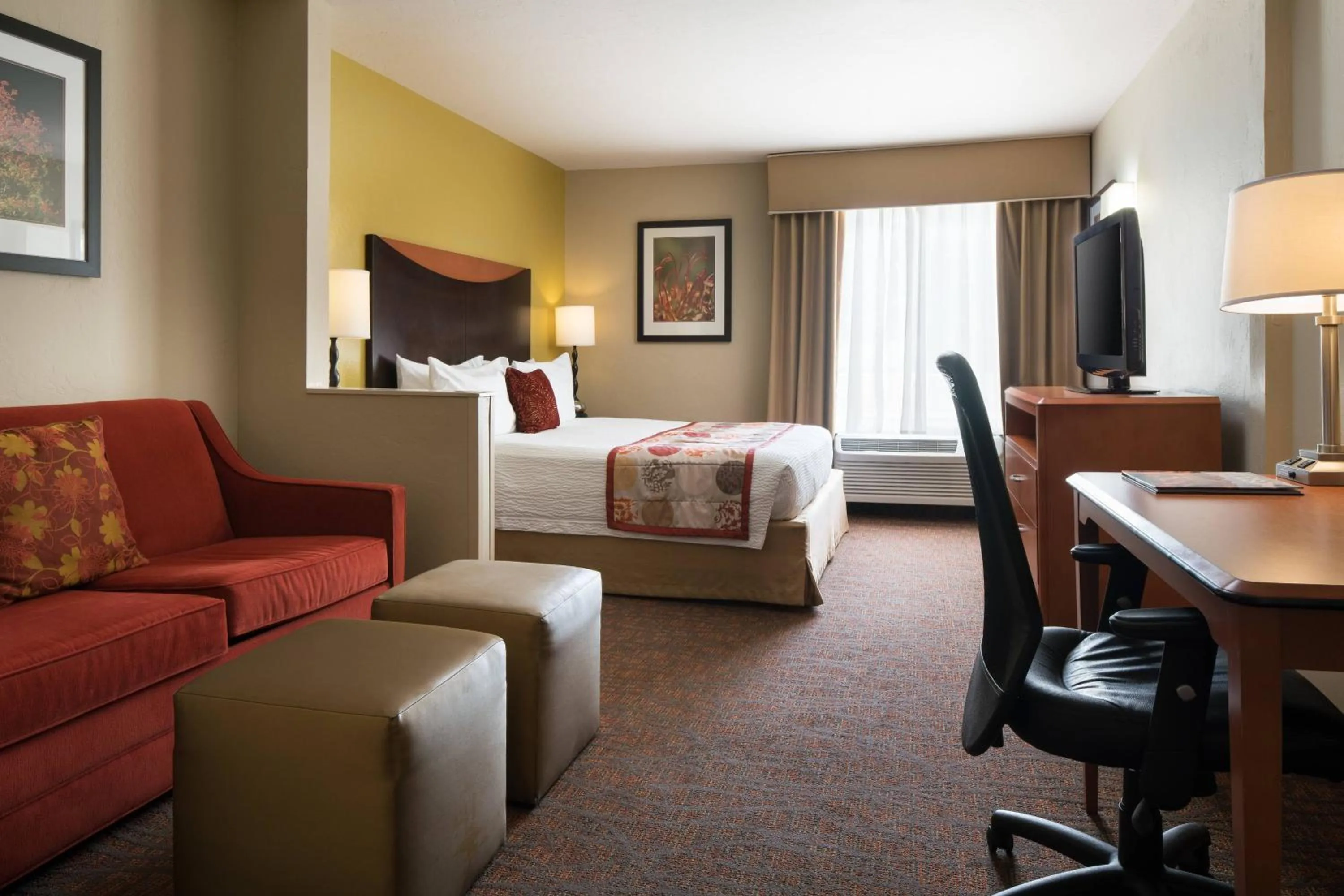 Photo of the whole room, Bed in Fairfield Inn & Suites Tucson North/Oro Valley