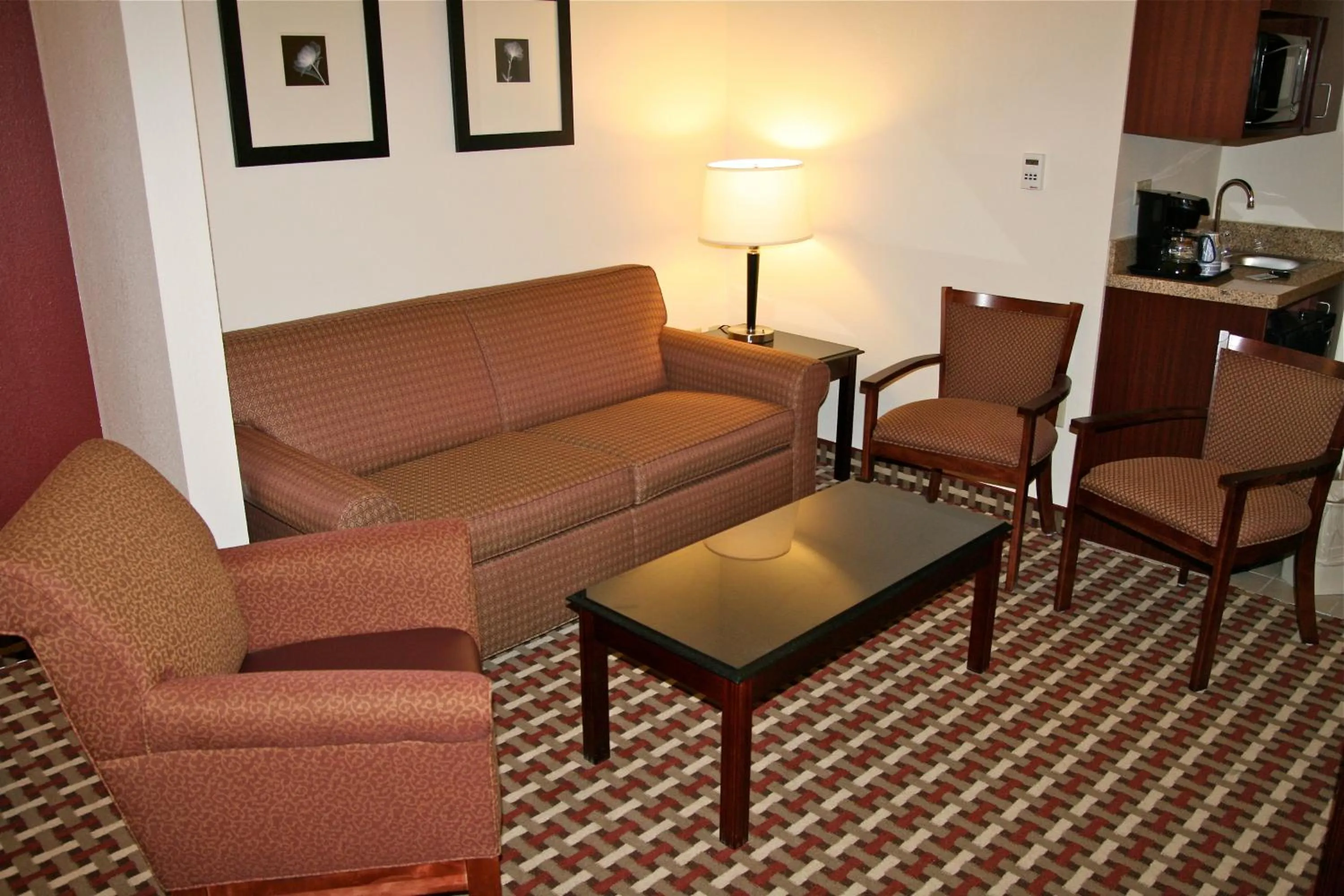 Photo of the whole room in Holiday Inn Express Hotel & Suites Ohio State University- OSU Medical Center by IHG