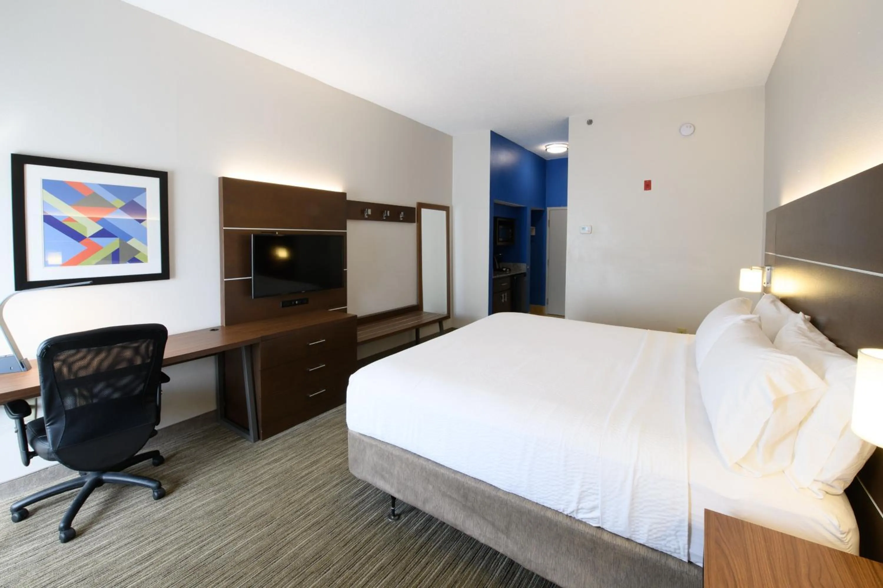 Photo of the whole room, Bed in Holiday Inn Express Hotel & Suites Blythewood by IHG