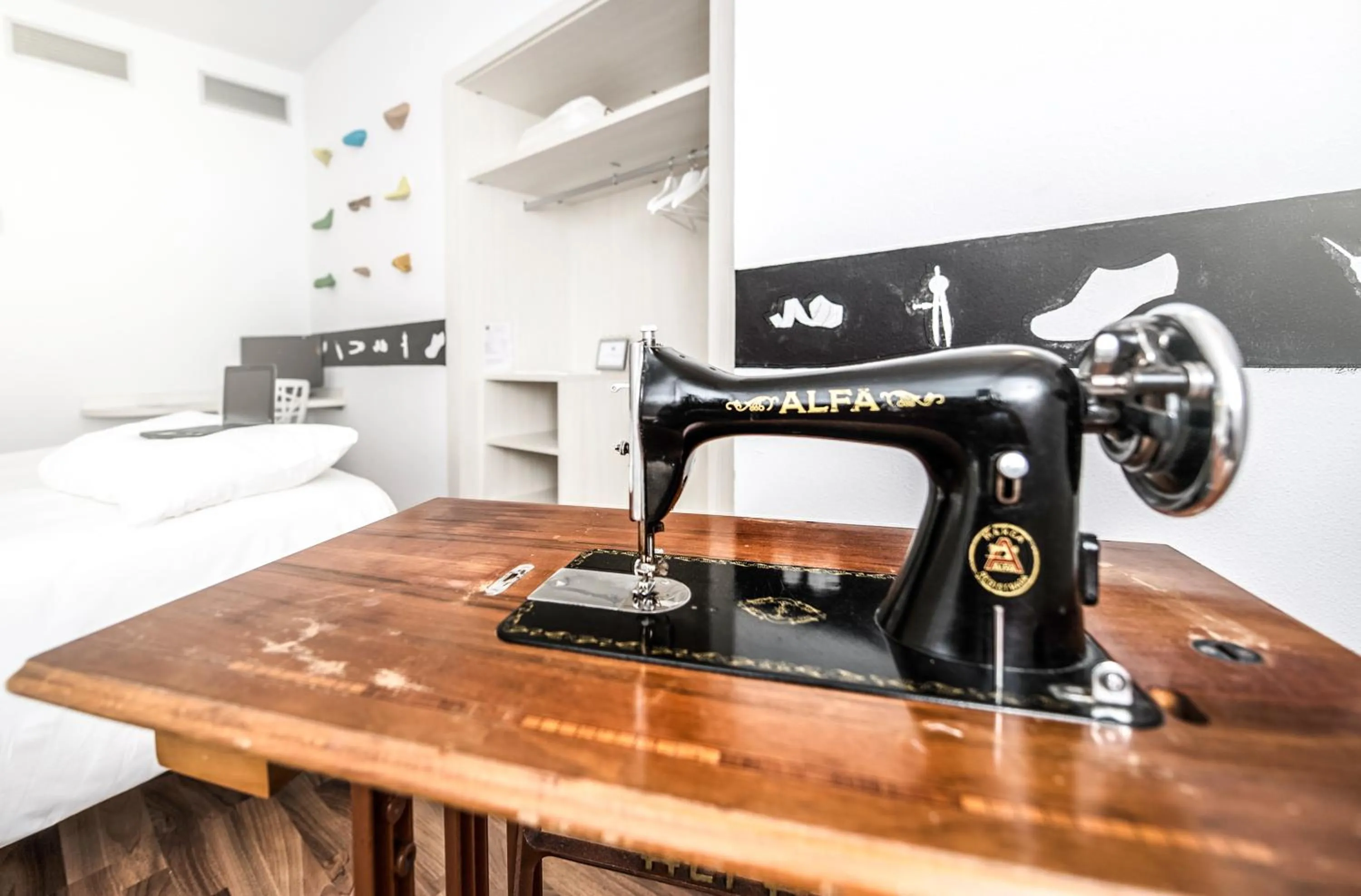 Decorative detail in Hotel Ibis Styles La Rioja Arnedo