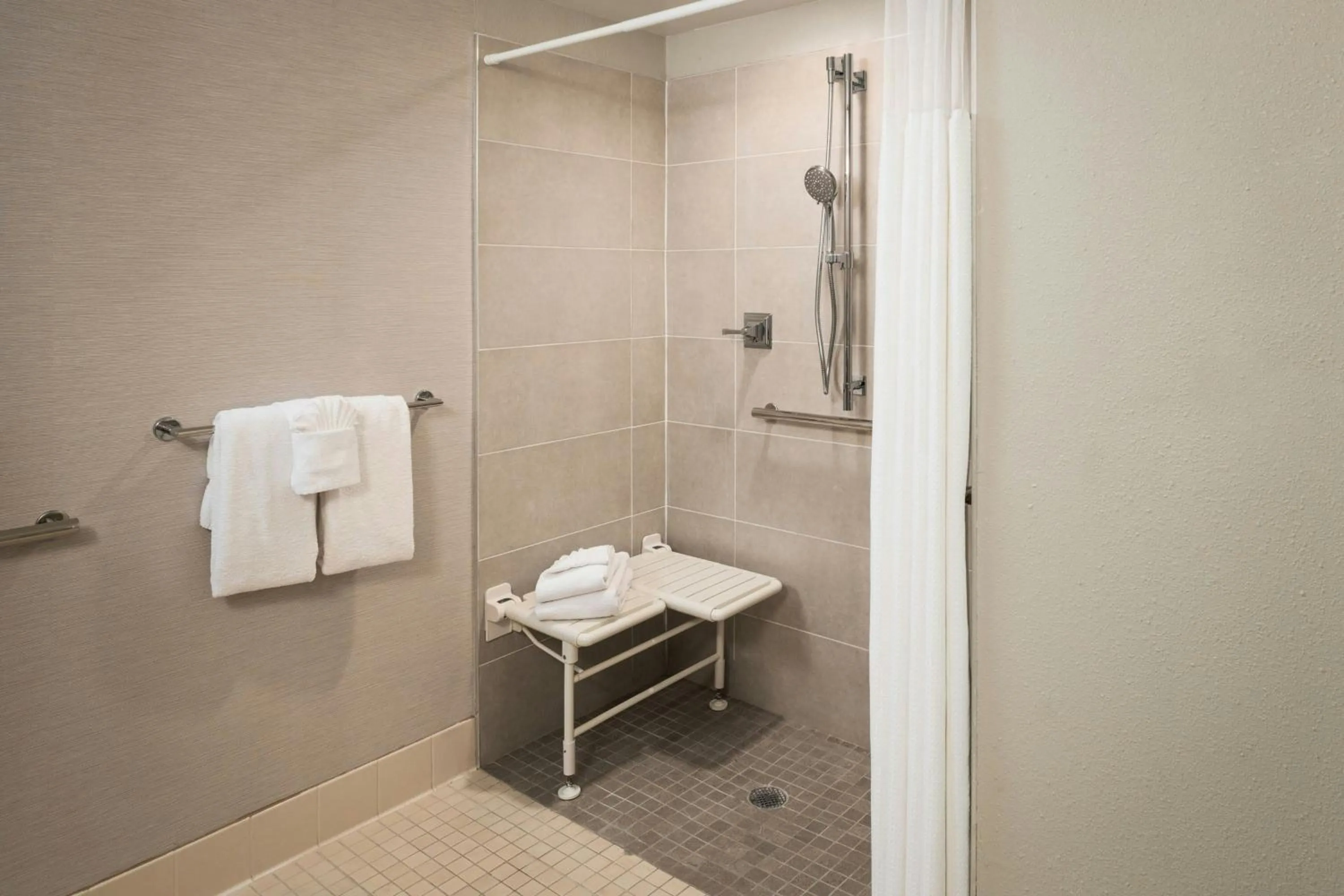 Bathroom in Courtyard by Marriott St. Petersburg Downtown