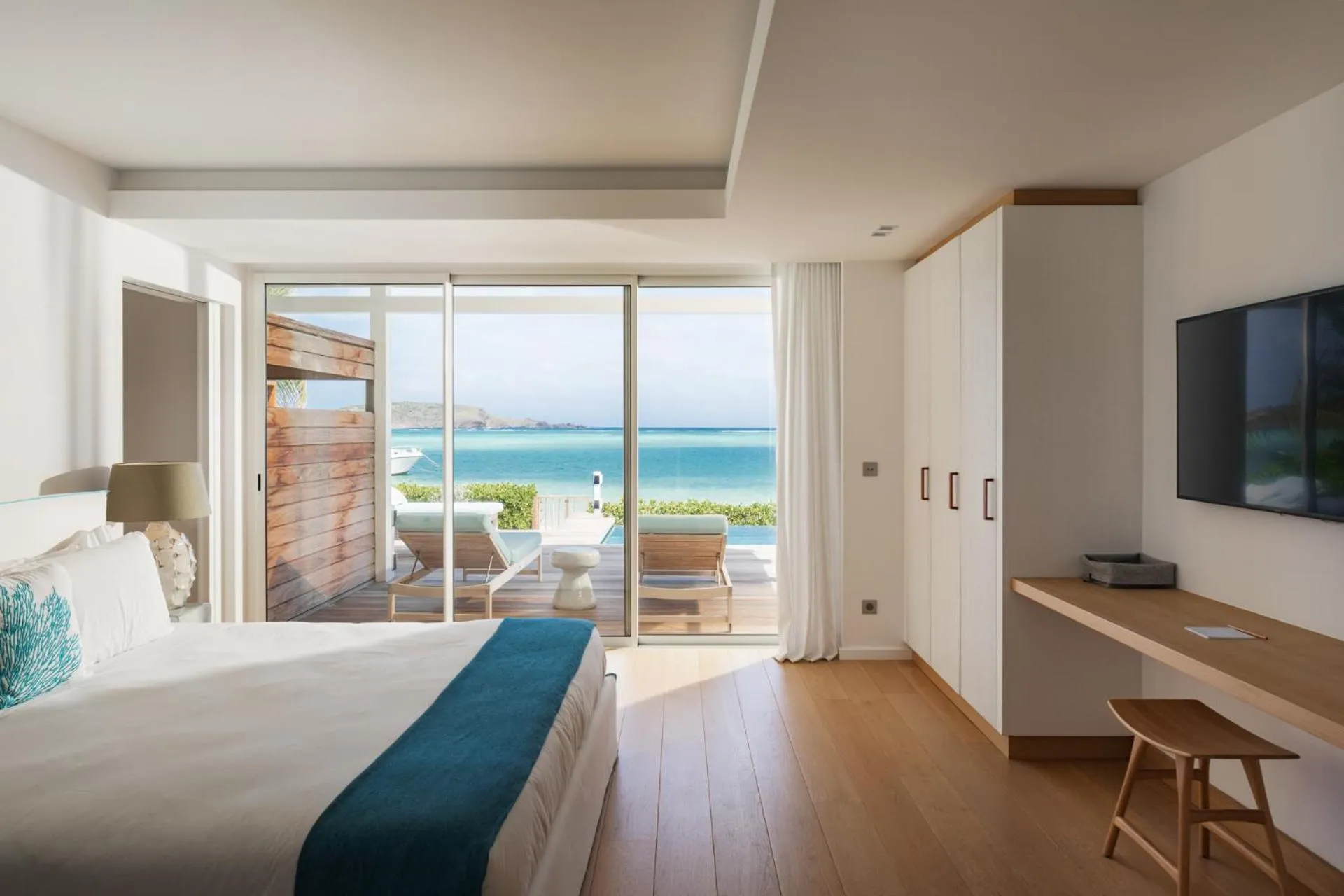 View (from property/room), Bed in Le Barthélemy Hotel & Spa