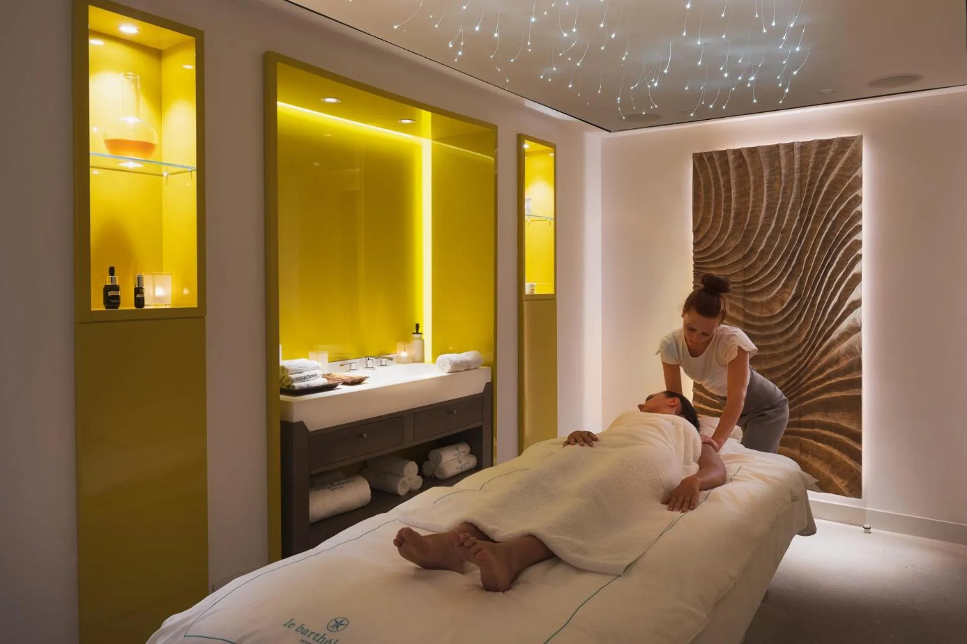 Massage, Bed in Le Barthélemy Hotel & Spa
