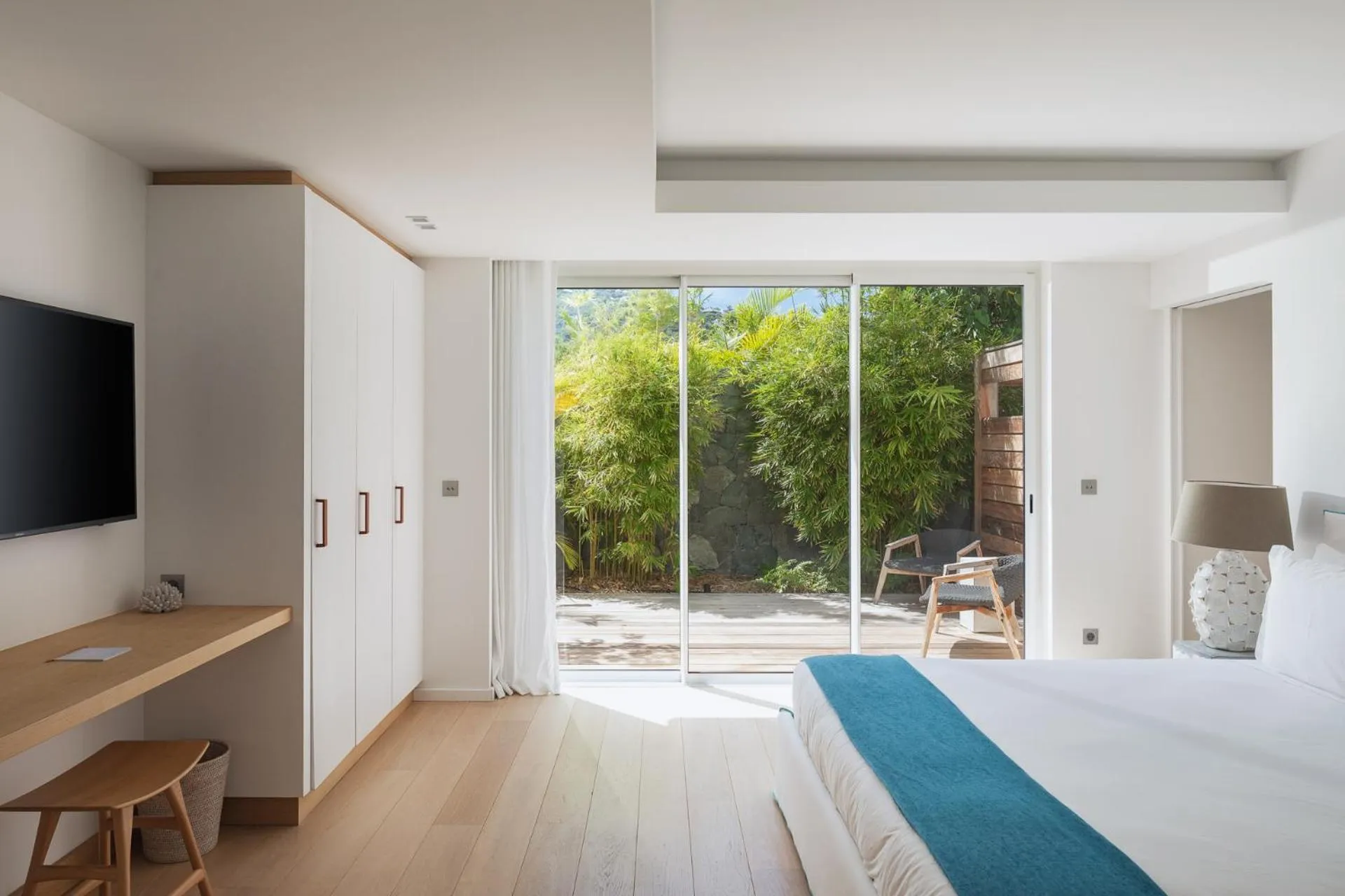 Balcony/Terrace, Bed in Le Barthélemy Hotel & Spa