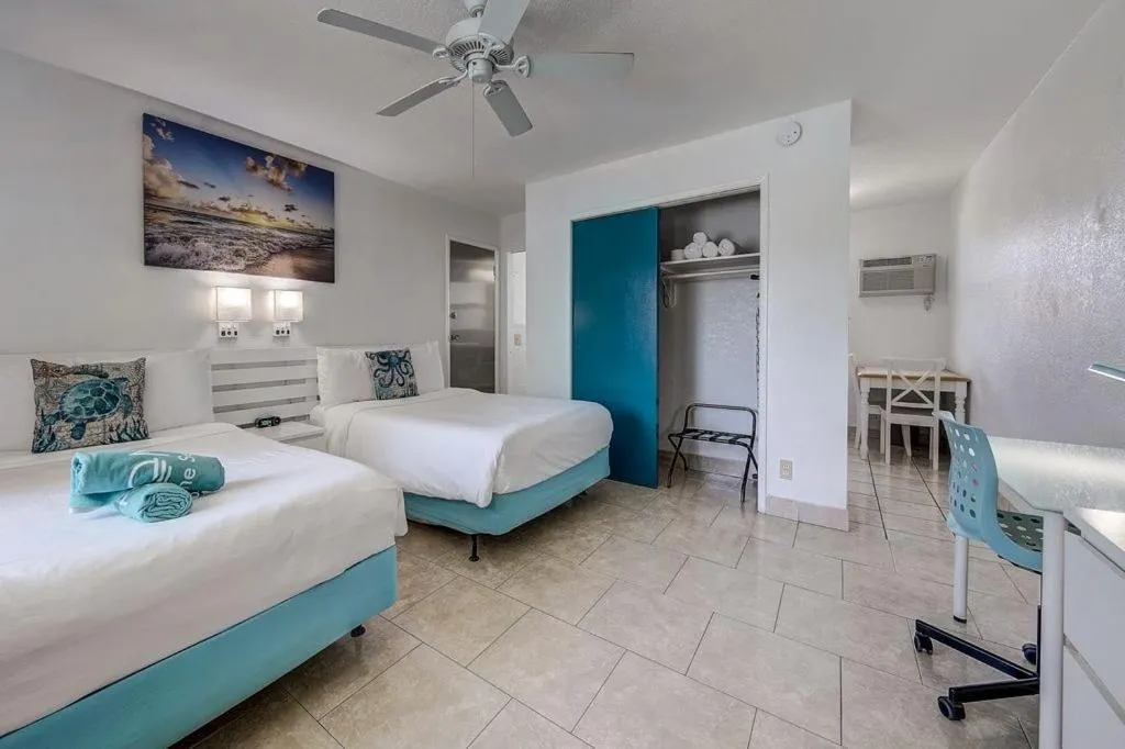 Bed in Horizon by the Sea Inn