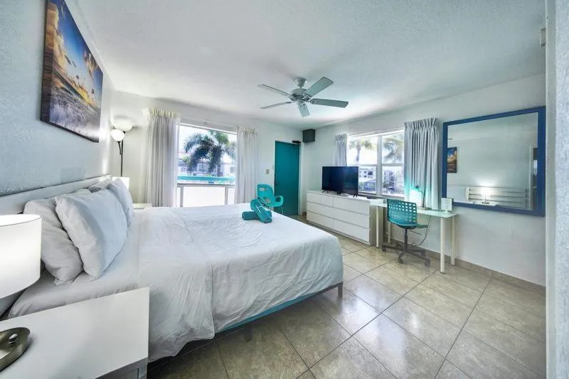 Bedroom, Bed in Horizon by the Sea Inn