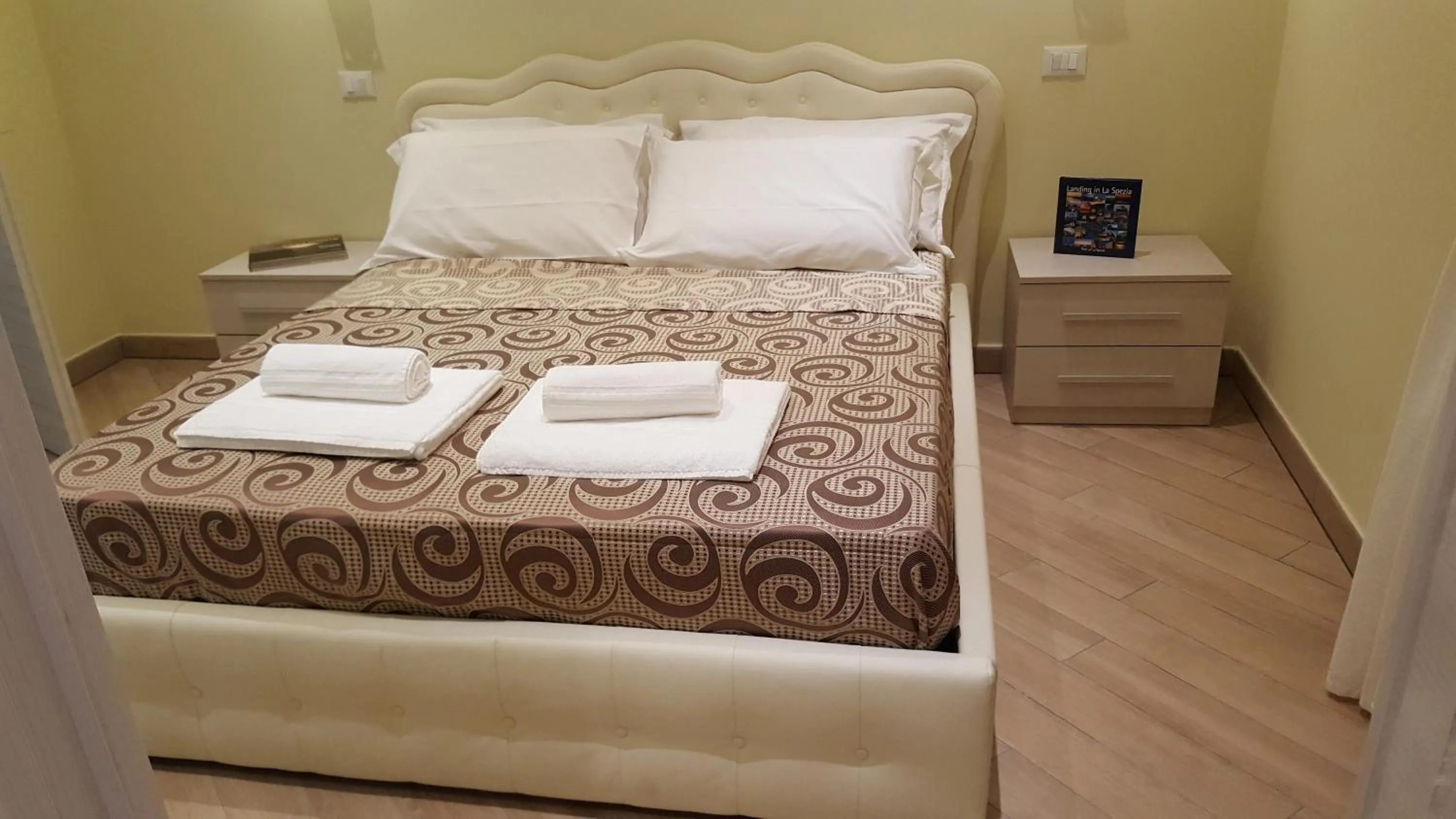 Bedroom, Bed in Guest House Le Tre Spezie