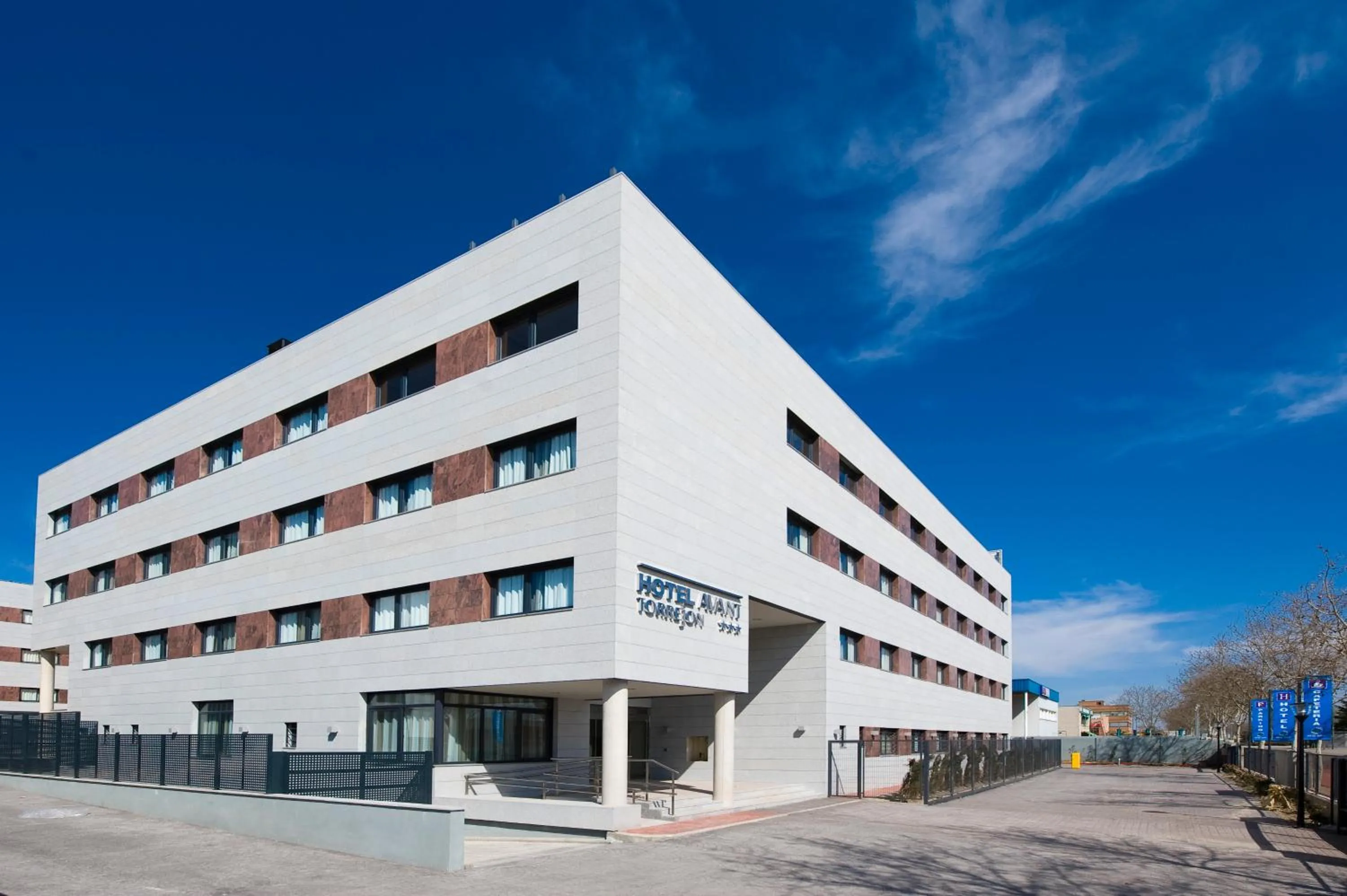 Facade/entrance in Porcel Avant