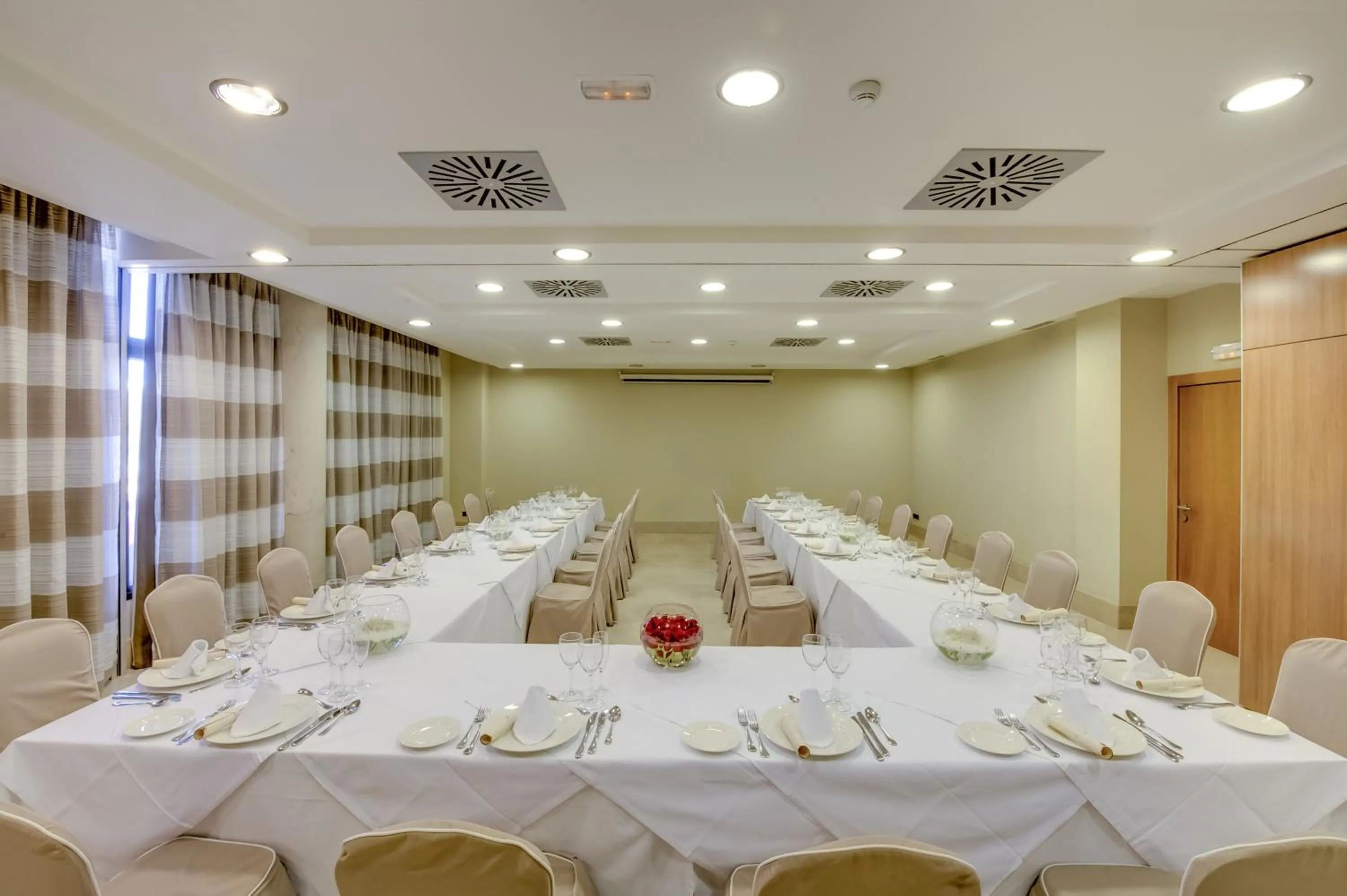 Banquet/Function facilities in Porcel Avant