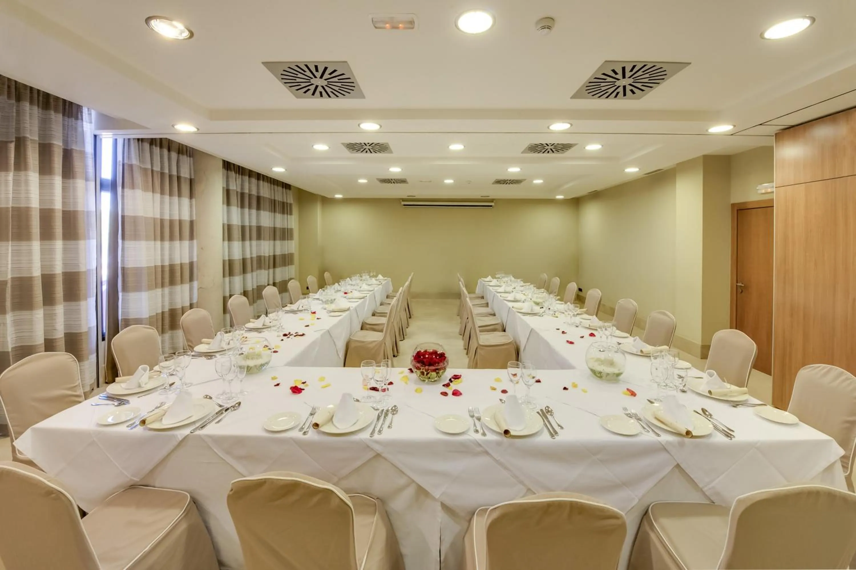 Banquet/Function facilities in Porcel Avant