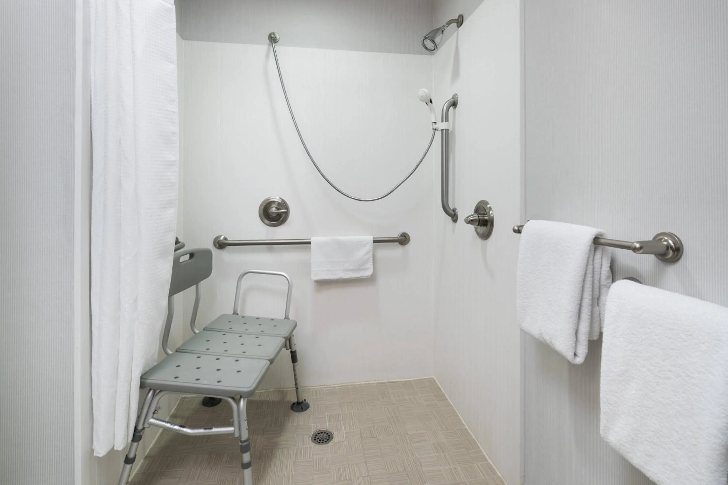 Bathroom in Courtyard by Marriott West Orange