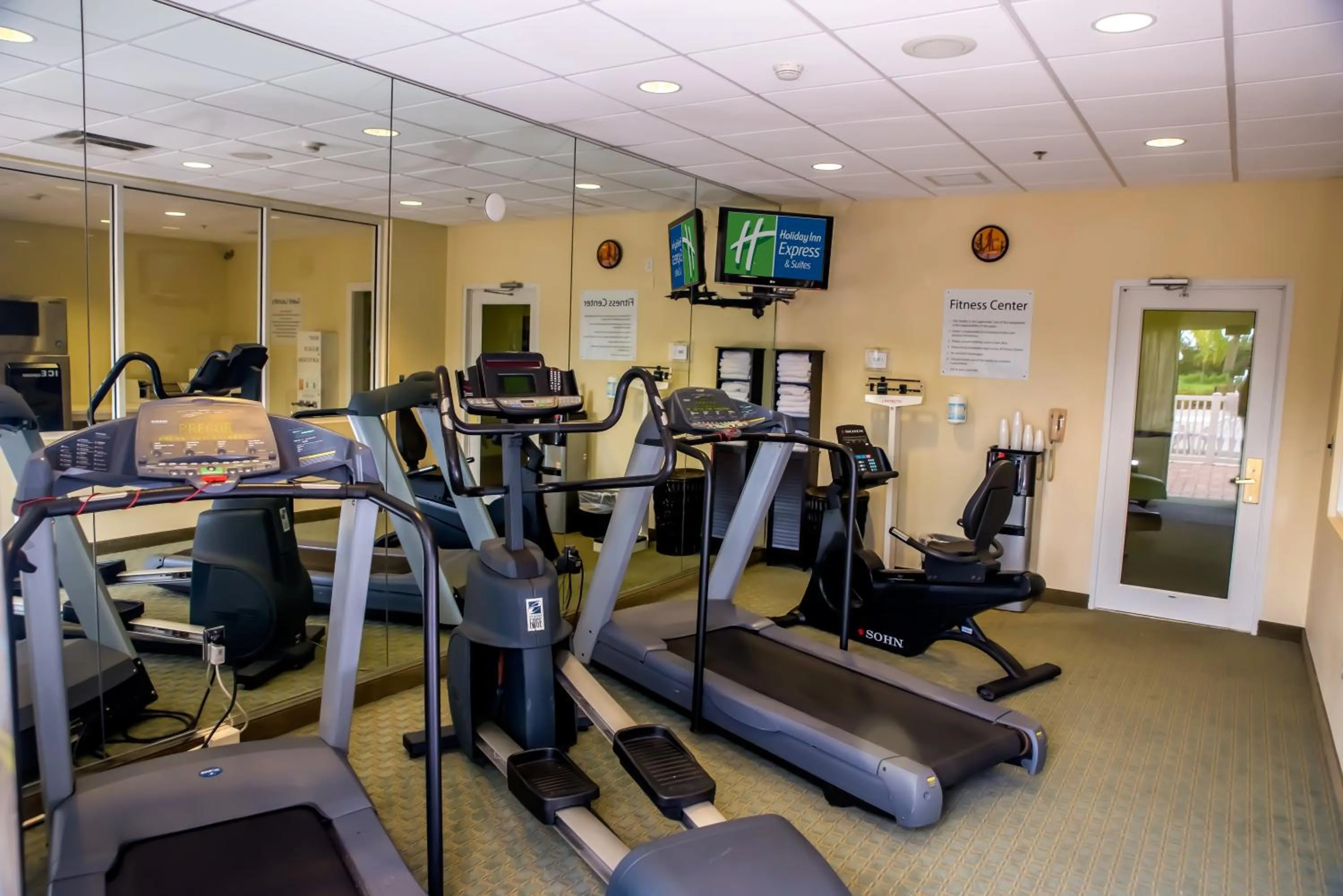 Fitness centre/facilities in Holiday Inn Express & Suites Cocoa by IHG