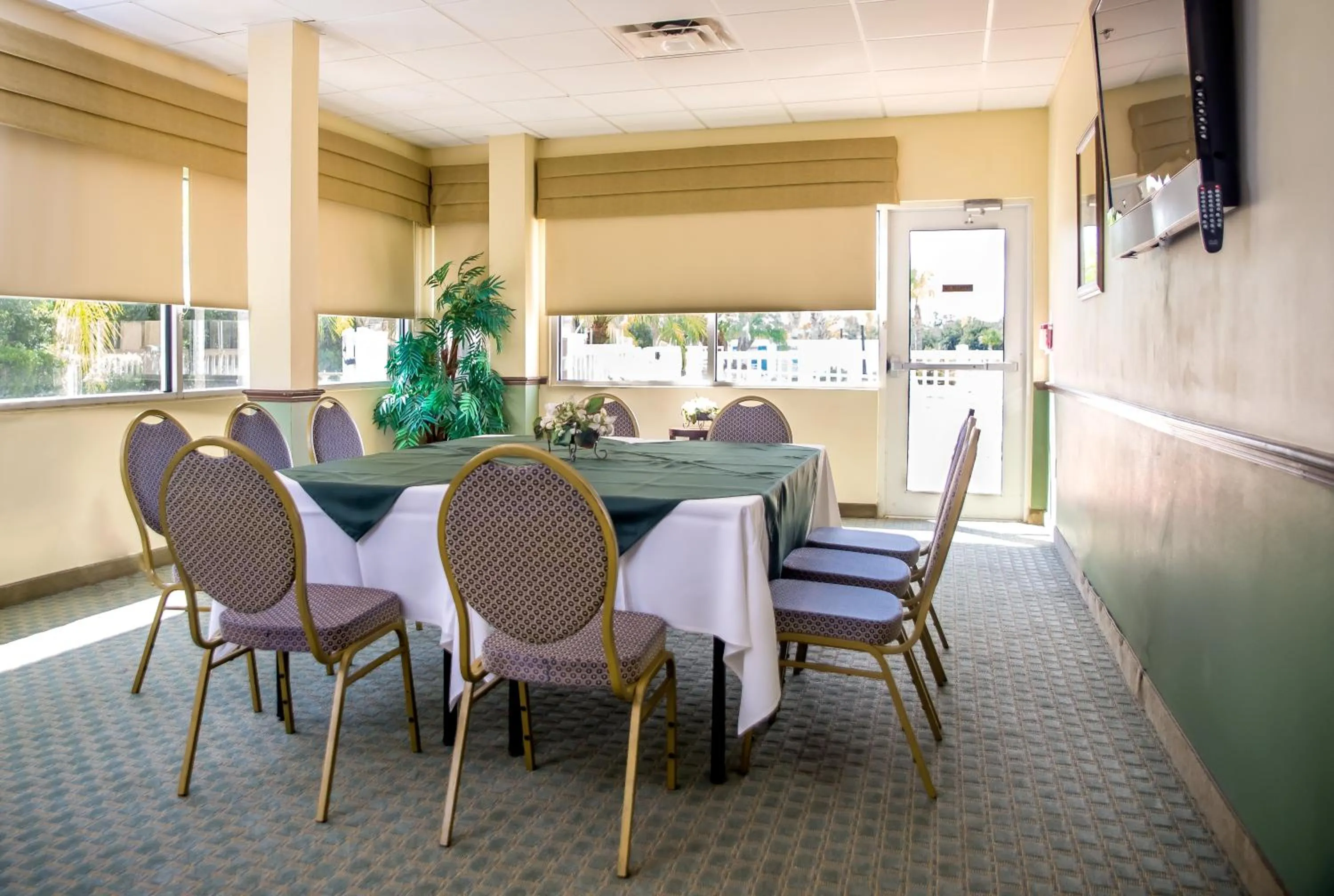 Meeting/conference room in Holiday Inn Express & Suites Cocoa by IHG