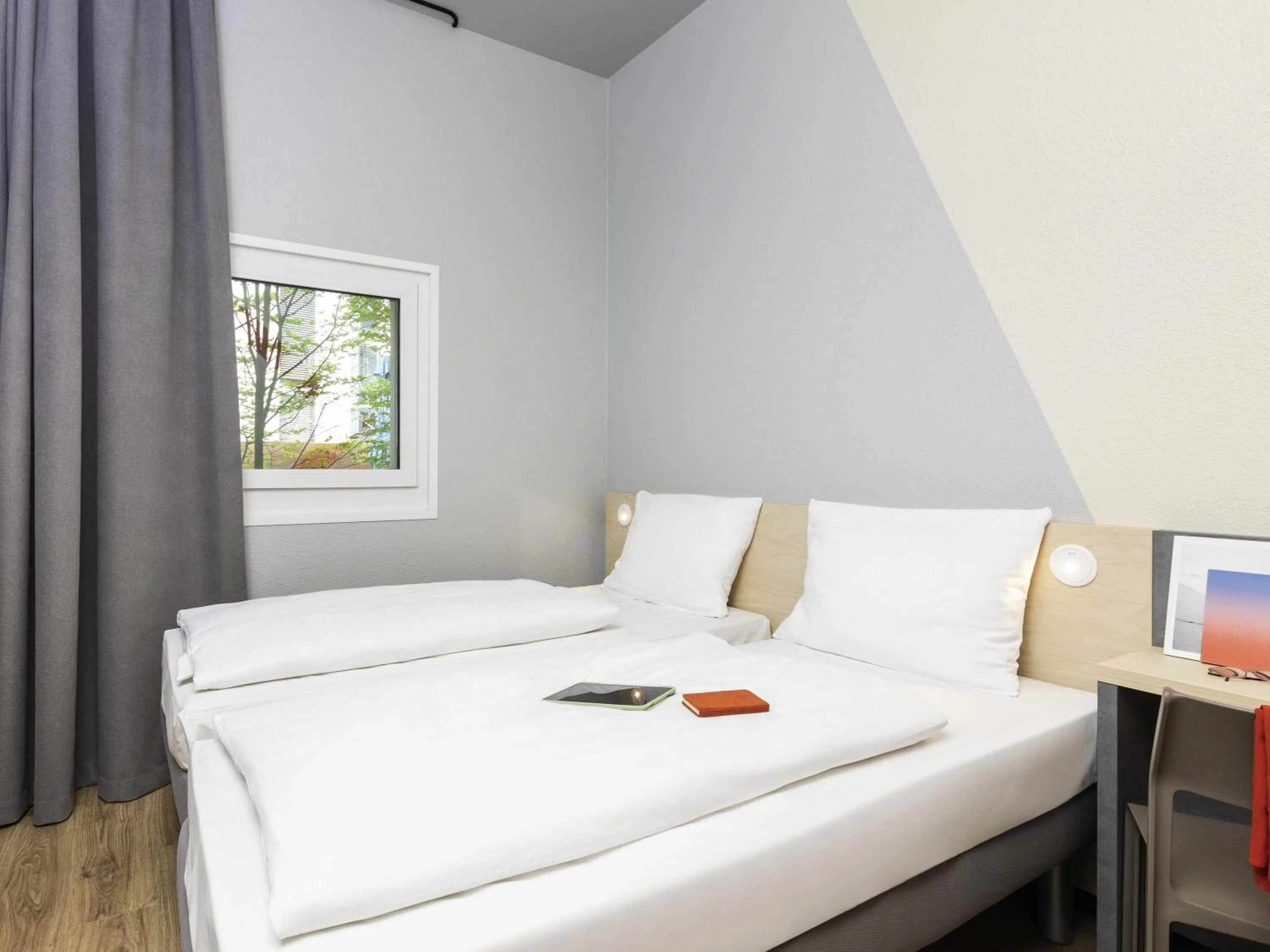 Bedroom, Bed in ibis budget Ludwigsburg