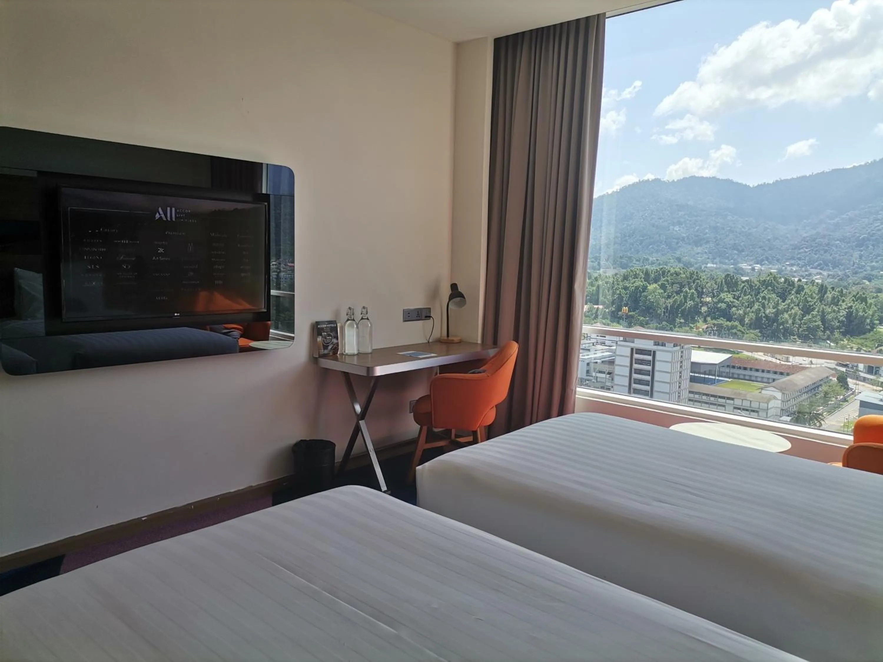 Bedroom, Bed in Novotel Taiping