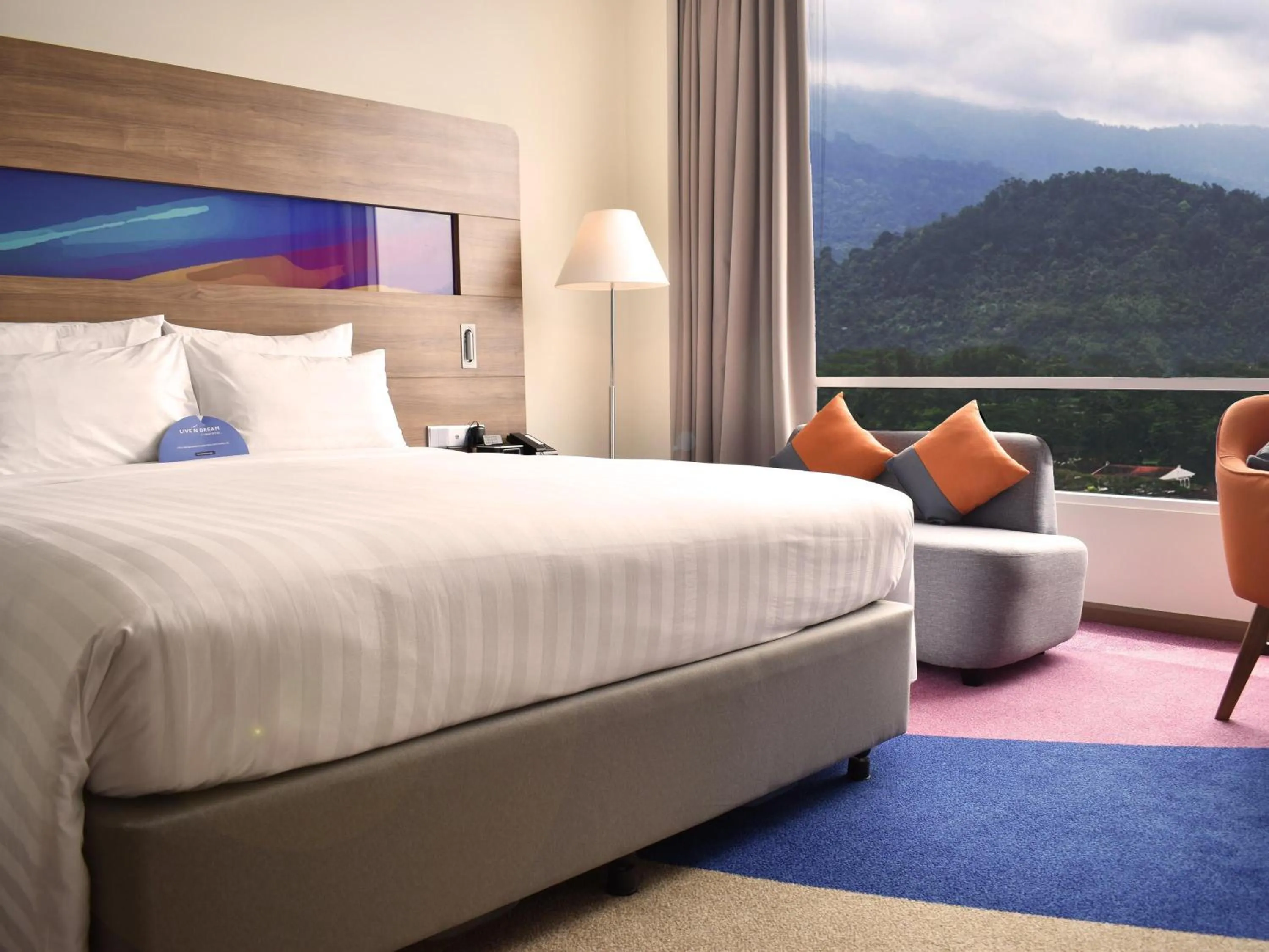 Bedroom, Bed in Novotel Taiping