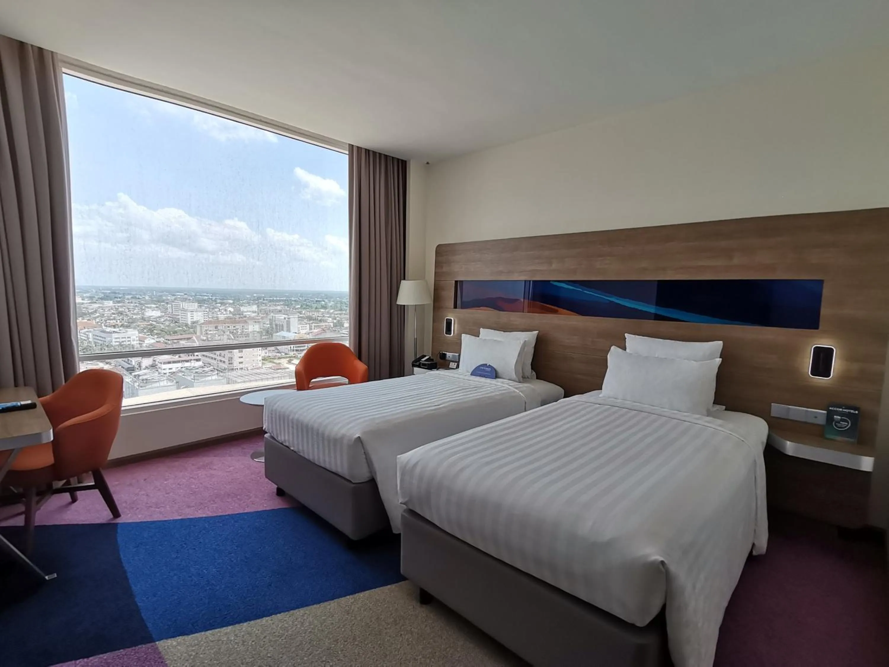 Bedroom, Bed in Novotel Taiping