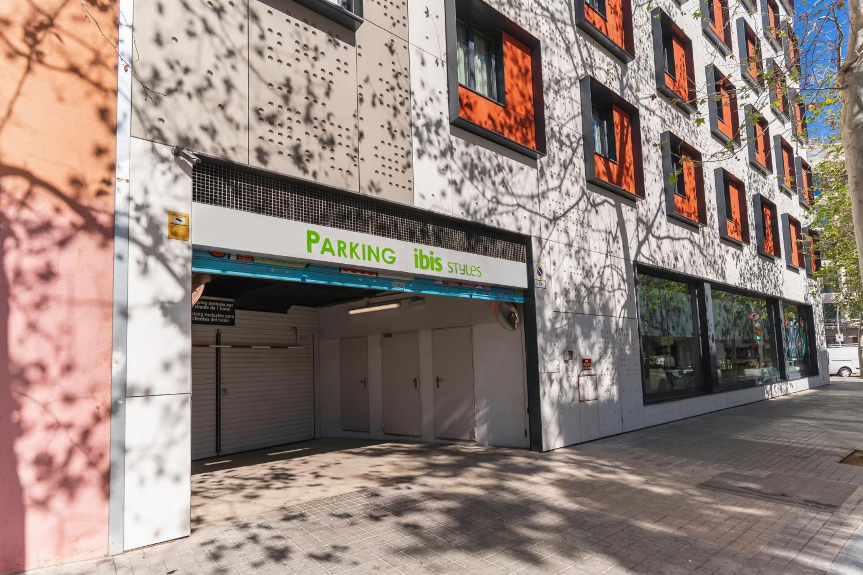 Parking in ibis Styles Barcelona City Bogatell