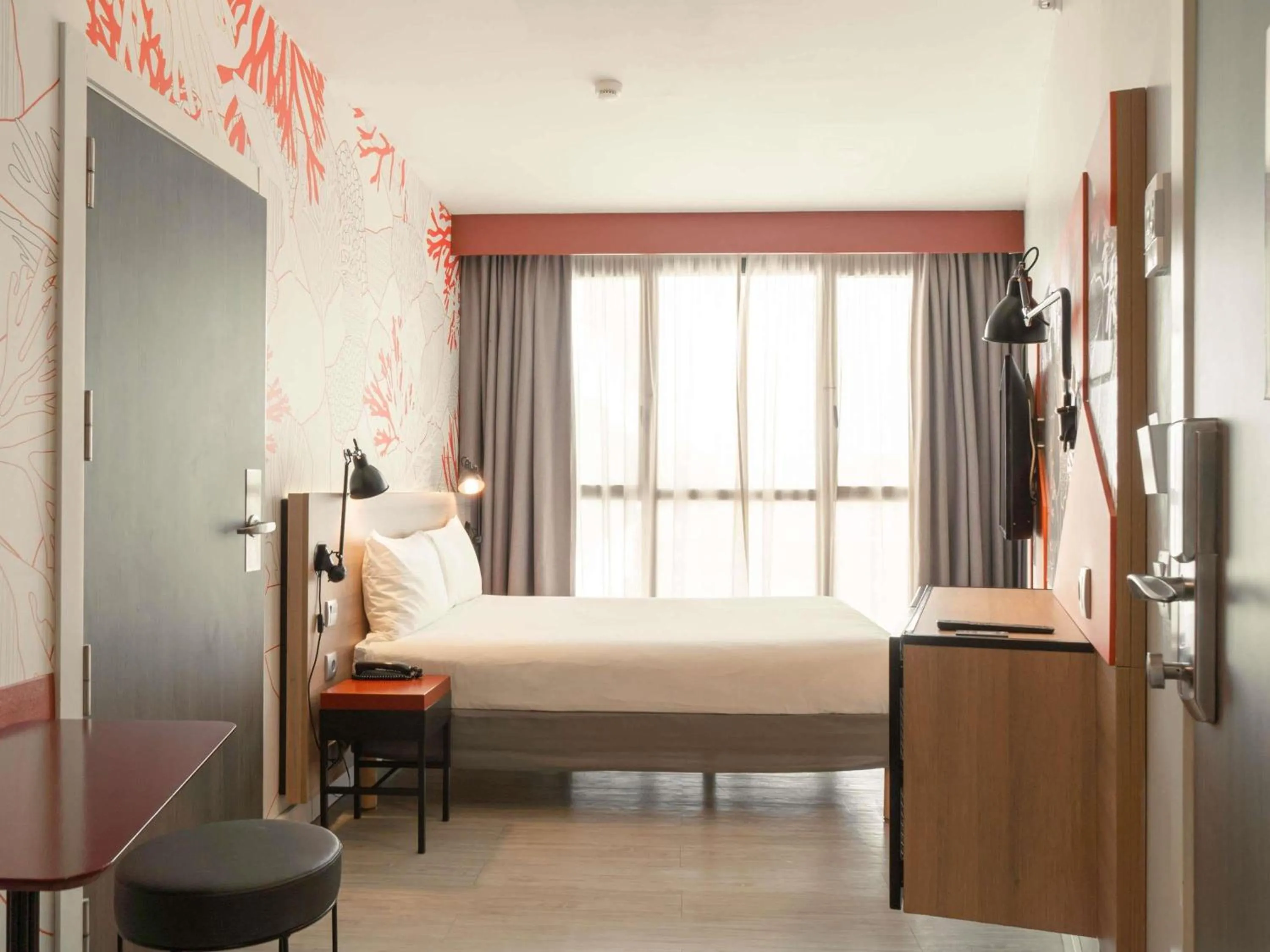 Bedroom, Bed in ibis Styles Barcelona City Bogatell